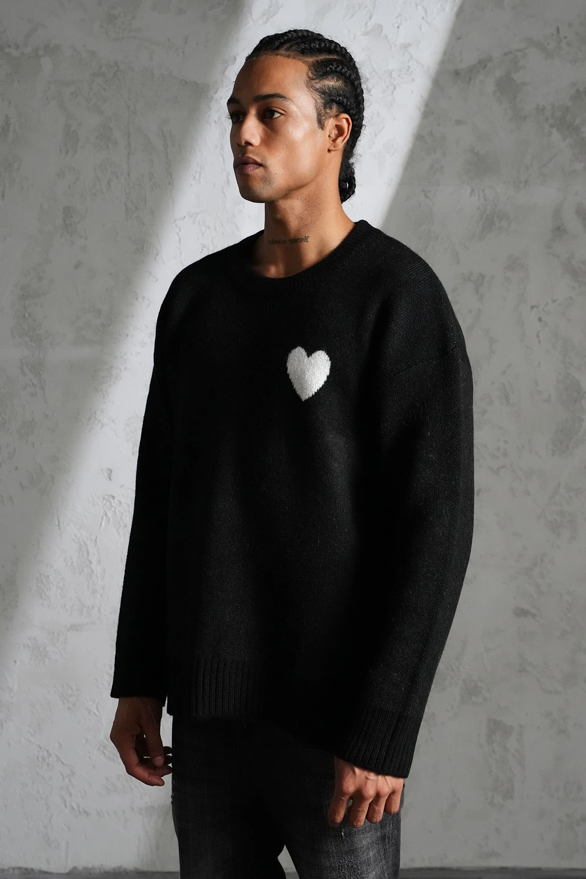 Kalp Detaylı Triko Kazak