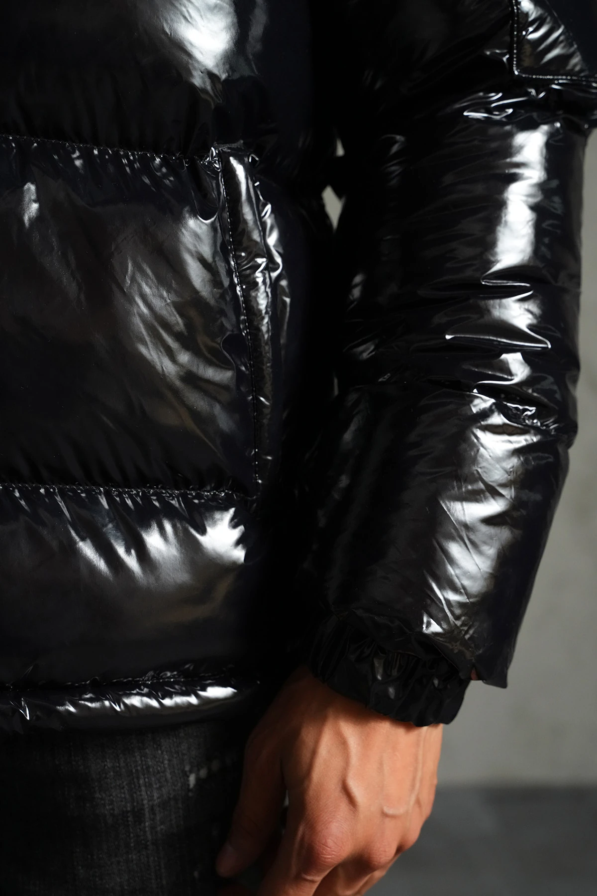 Kapüşonlu Parlak Şişme Mont