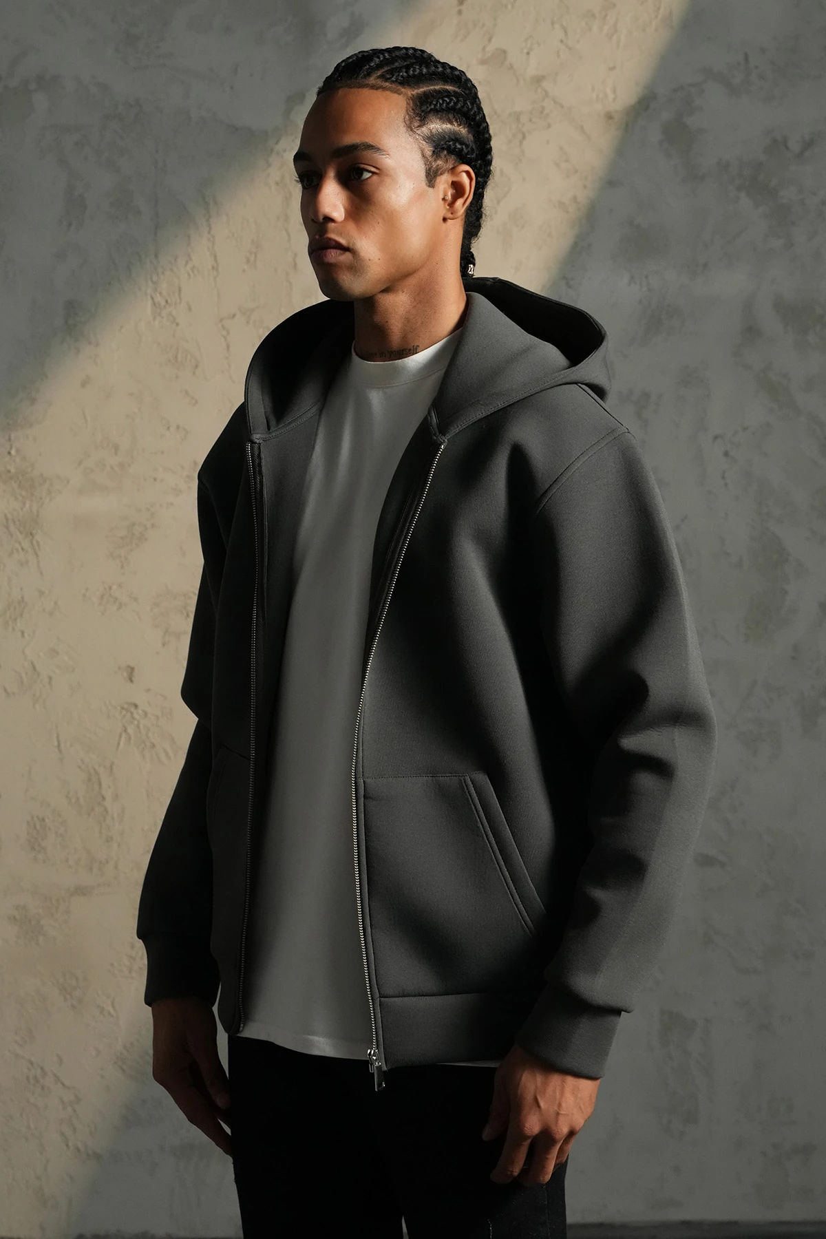 Kapüşonlu Maskeli Fermuarlı Sweatshirt