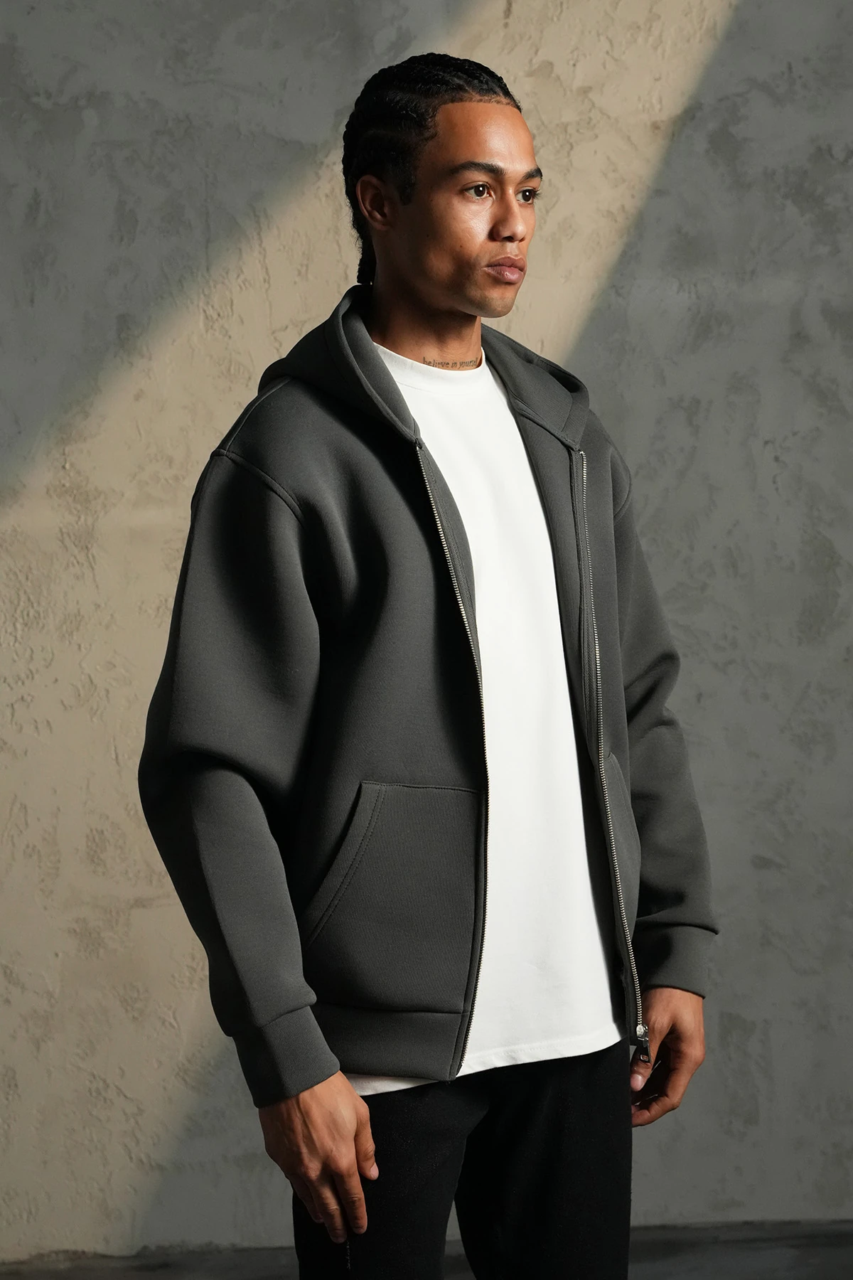 Kapüşonlu Maskeli Fermuarlı Sweatshirt