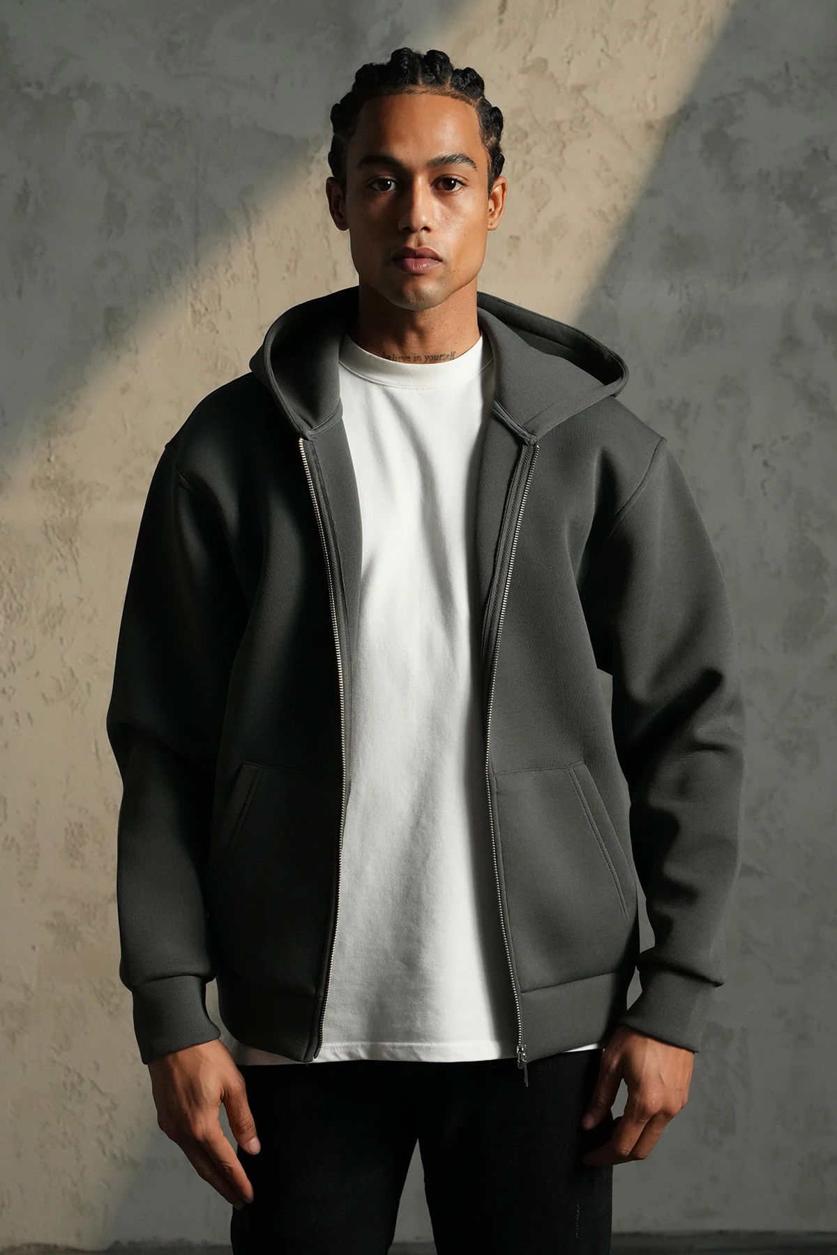 Kapüşonlu Maskeli Fermuarlı Sweatshirt