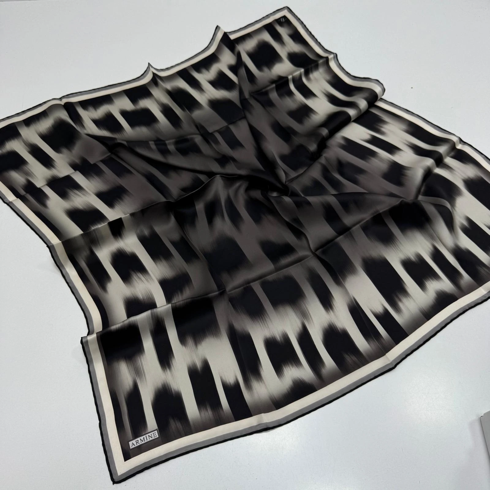 Gölge Desenli Armine Eşarp