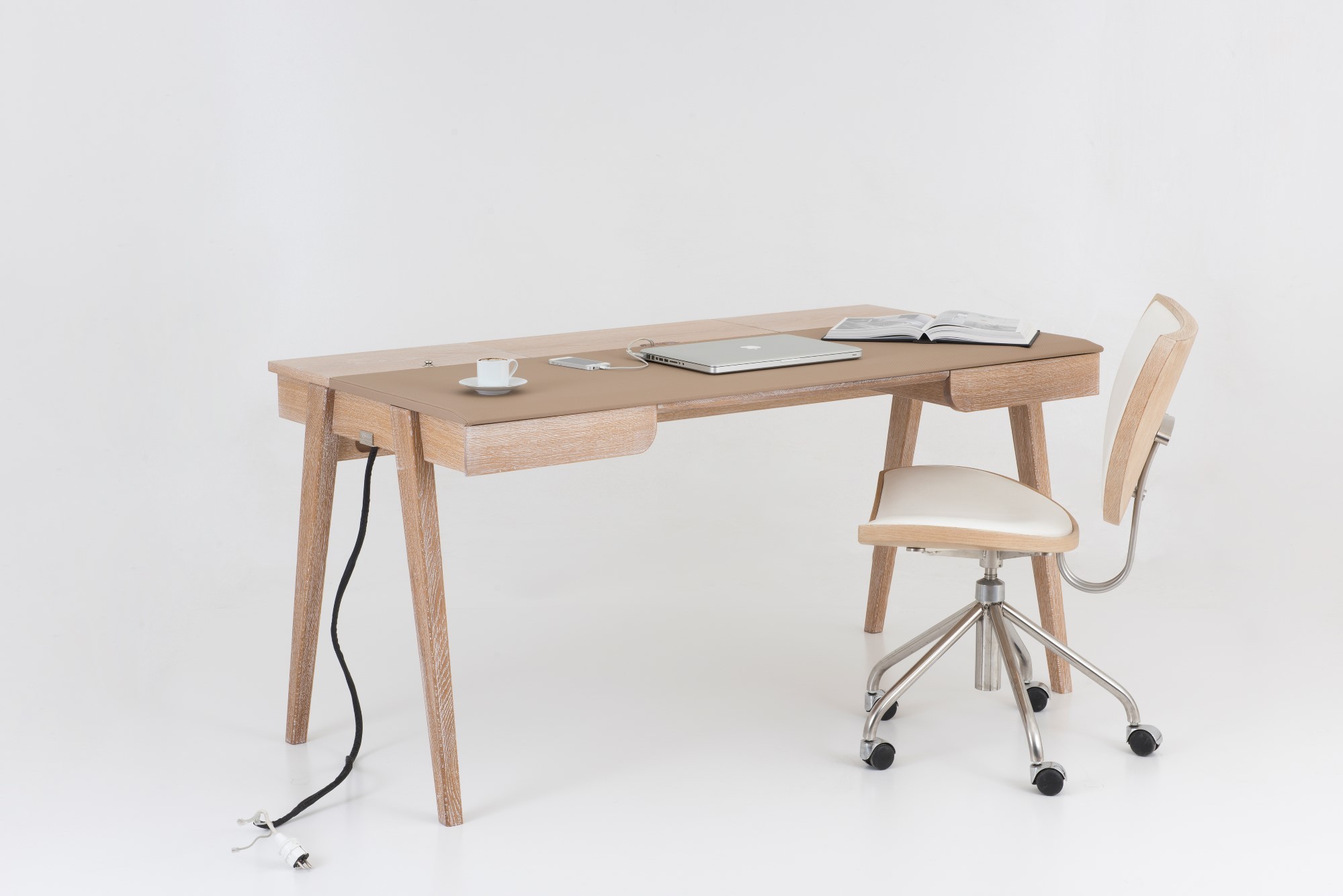 Picta : Study Desk 150 CM - Modern Solid Oak and Walnut Table for Office, Study Room or Home Use