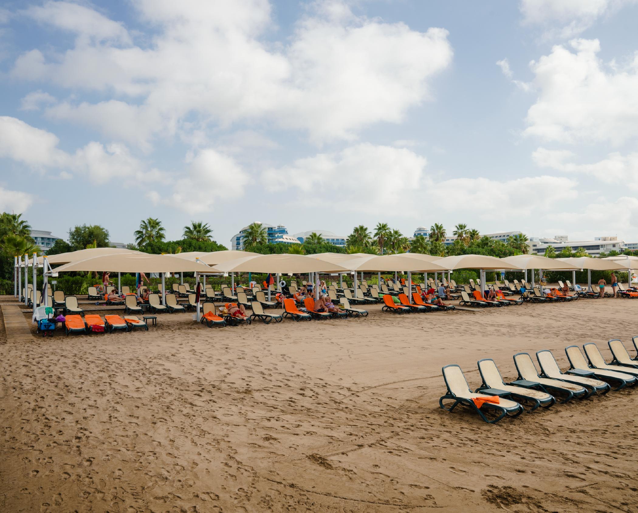 Beach/Pool Shade Systems (Standard 5 Sunbed Capacity)