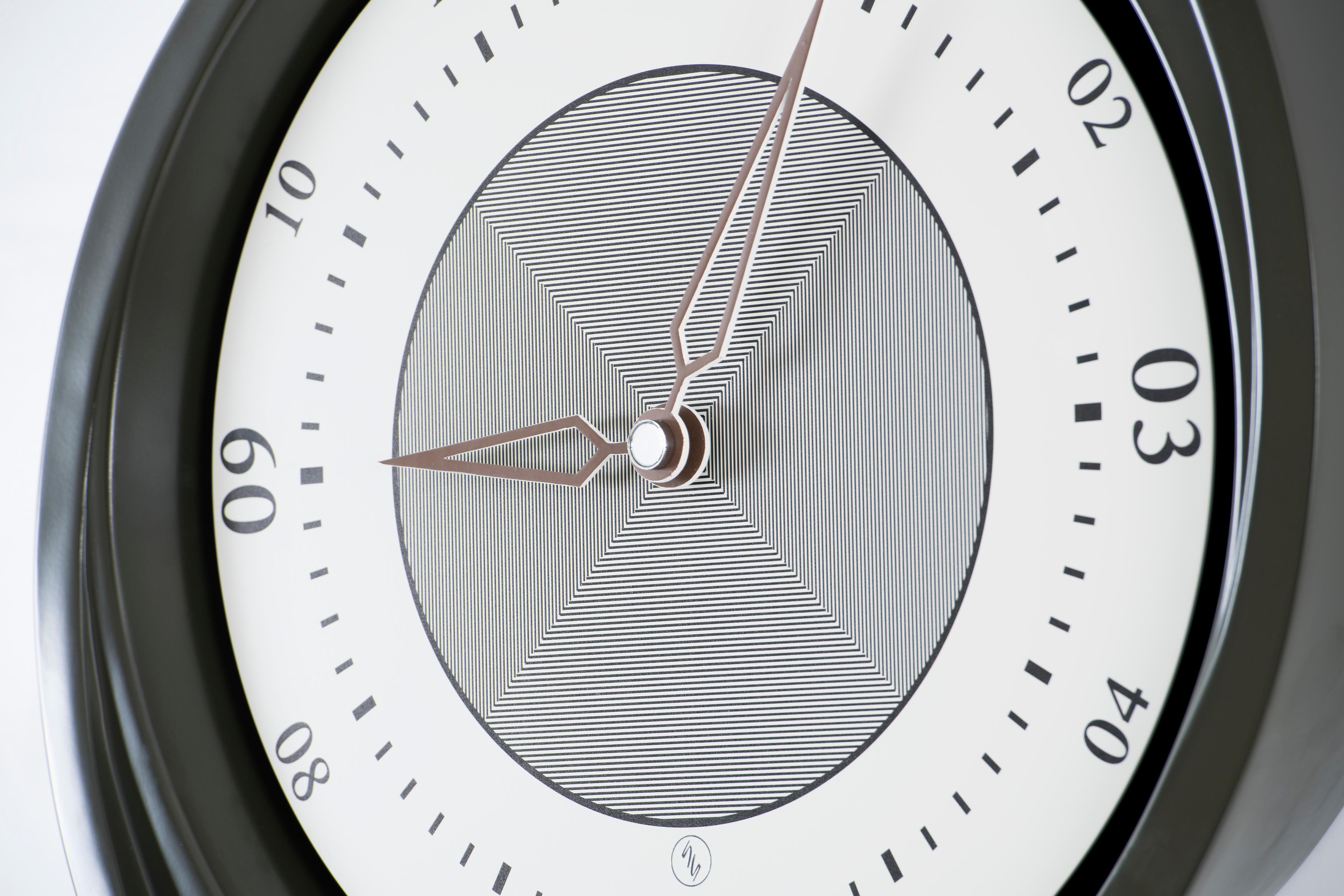 SY Time Pera 80 CM Duvar Saati - 6785 Patentli Manyetik Kadran Sistemi, Ayarlanabilir Kollar, Fiberglas ve Alüminyum Tasarım