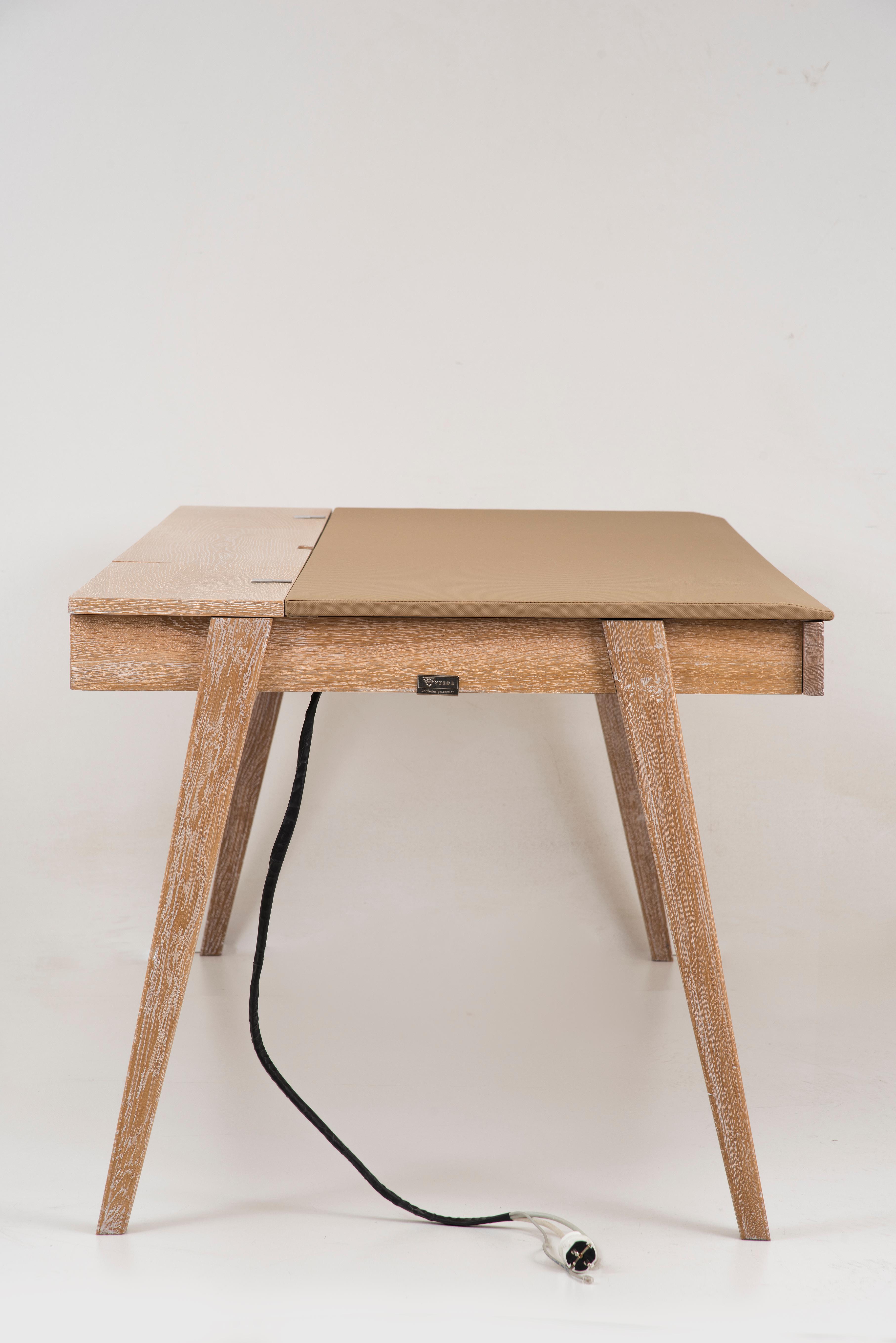 Picta : Study Desk 210 CM - Modern Solid Oak and Walnut Desk for Office, Study Room or Home Use