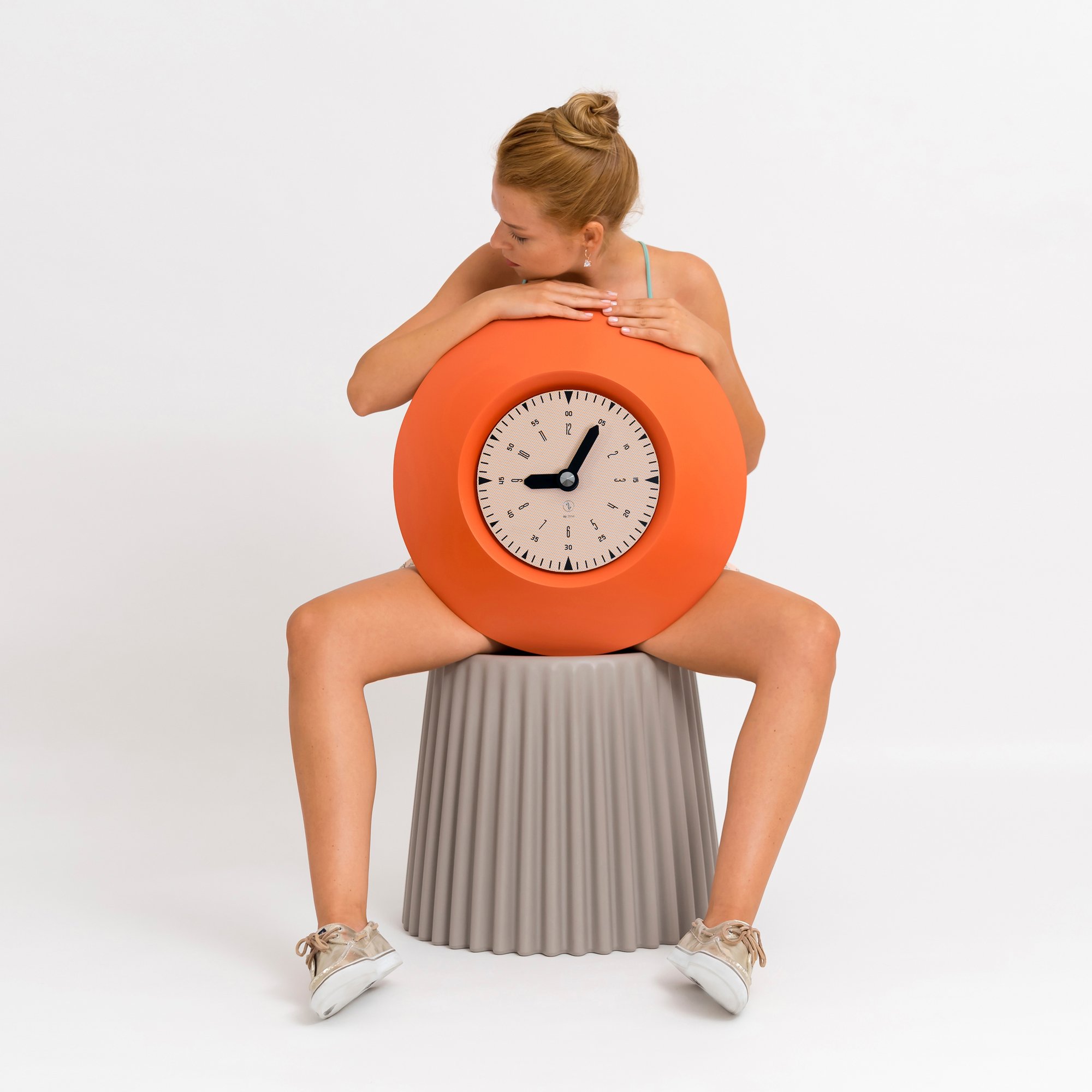 SY Time Assos 70 CM Duvar Saati - 9731 Patentli Manyetik Kadran Sistemi, Ayarlanabilir Kollar, Fiberglas ve Alüminyum Tasarım