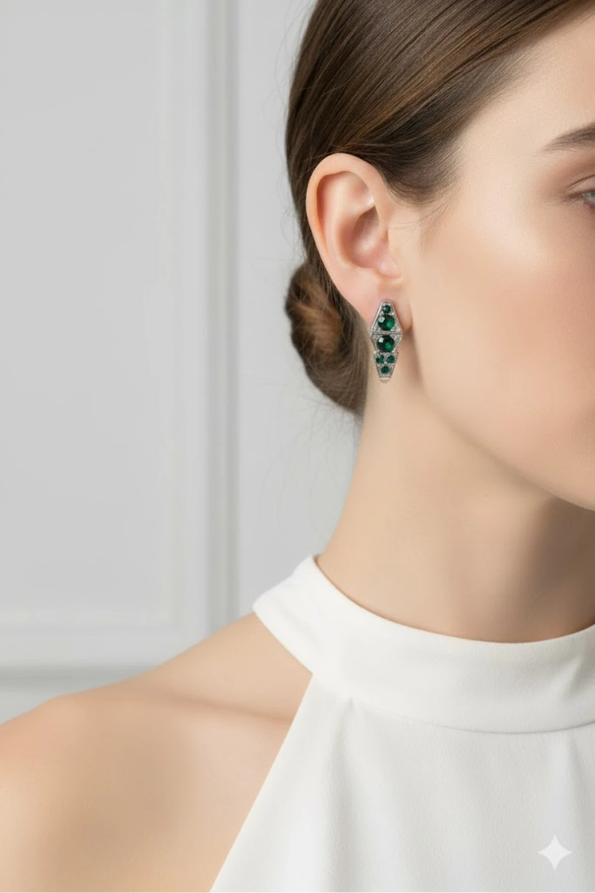 Çelik Gümüş Renk Yeşil Kristal Taş İşleme Yılan Kadın Küpe 316L Kararmaz | Şık ve Dayanıklı Takı