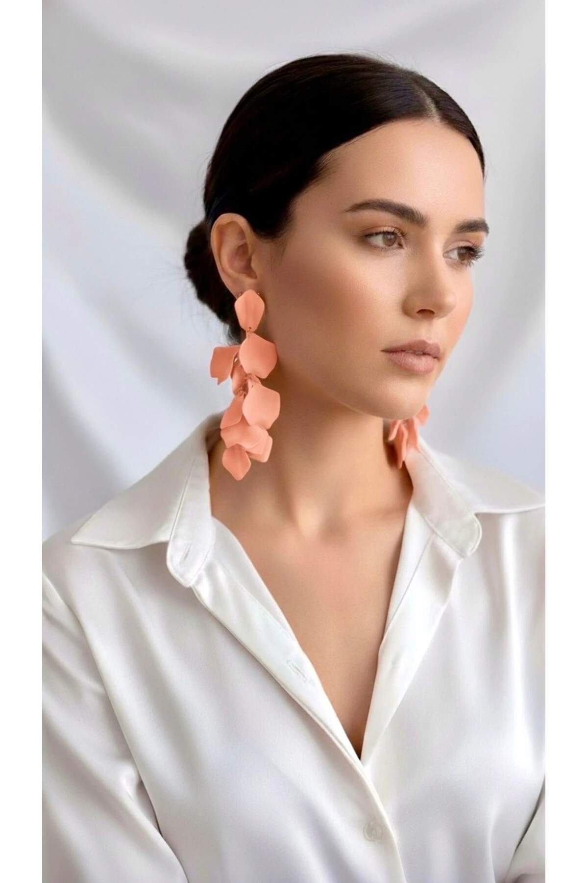 Pirinç Küpe Kadın Pudra Renk Sallantılı Yaprak Model | Şık ve Dayanıklı Takı, Aksesuar