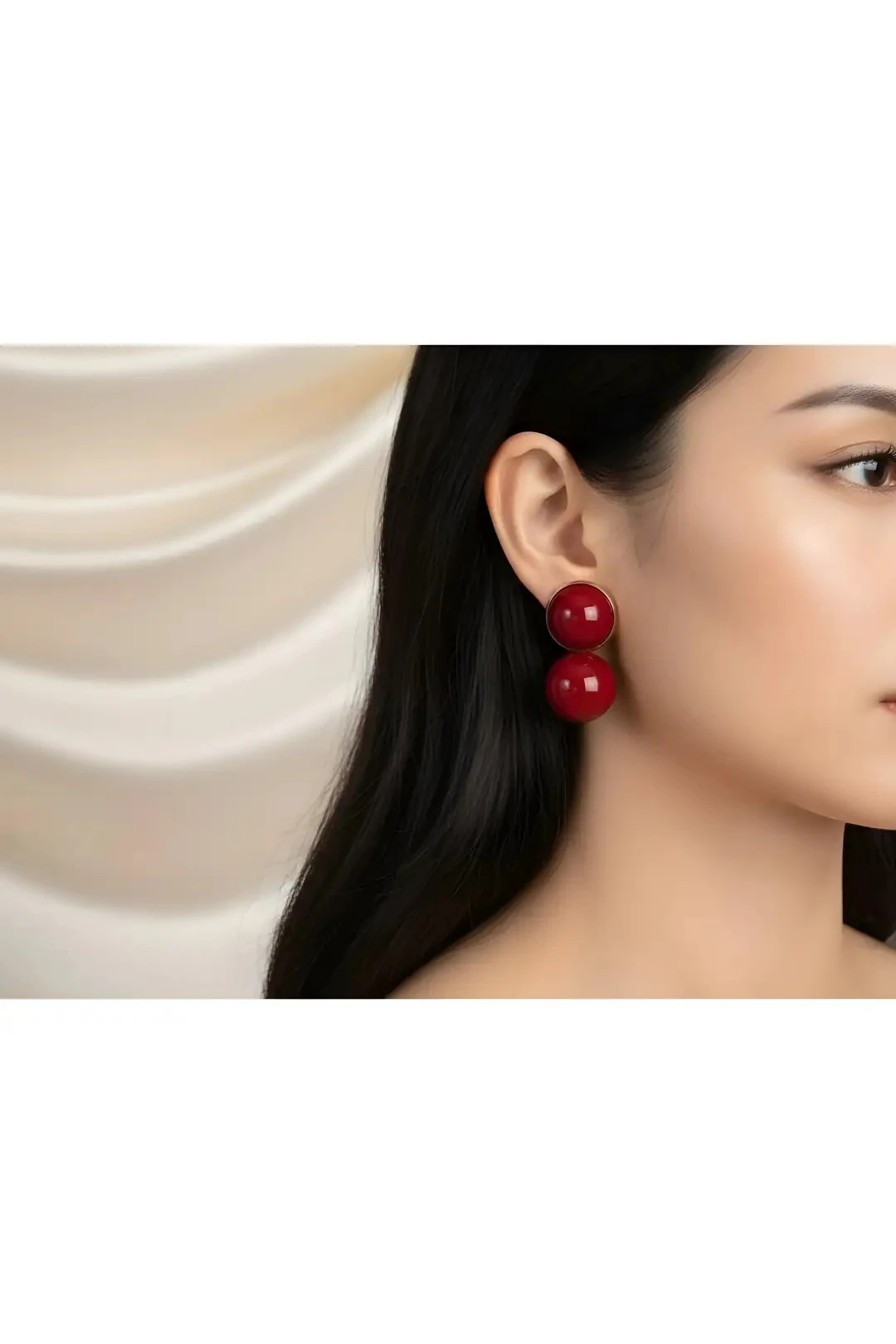 Gold Renk Kırmızı Boncuk Model Pirinç Kadın Küpe