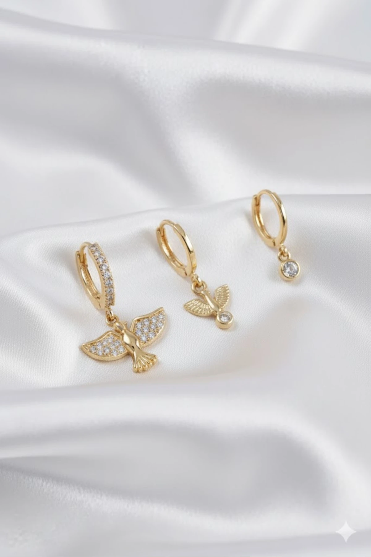 Pirinç Kadın Küpe Zirkon Taşlı 3'lü Kuş Model Gold Renk | Şık ve Dayanıklı Takı, Aksesuar
