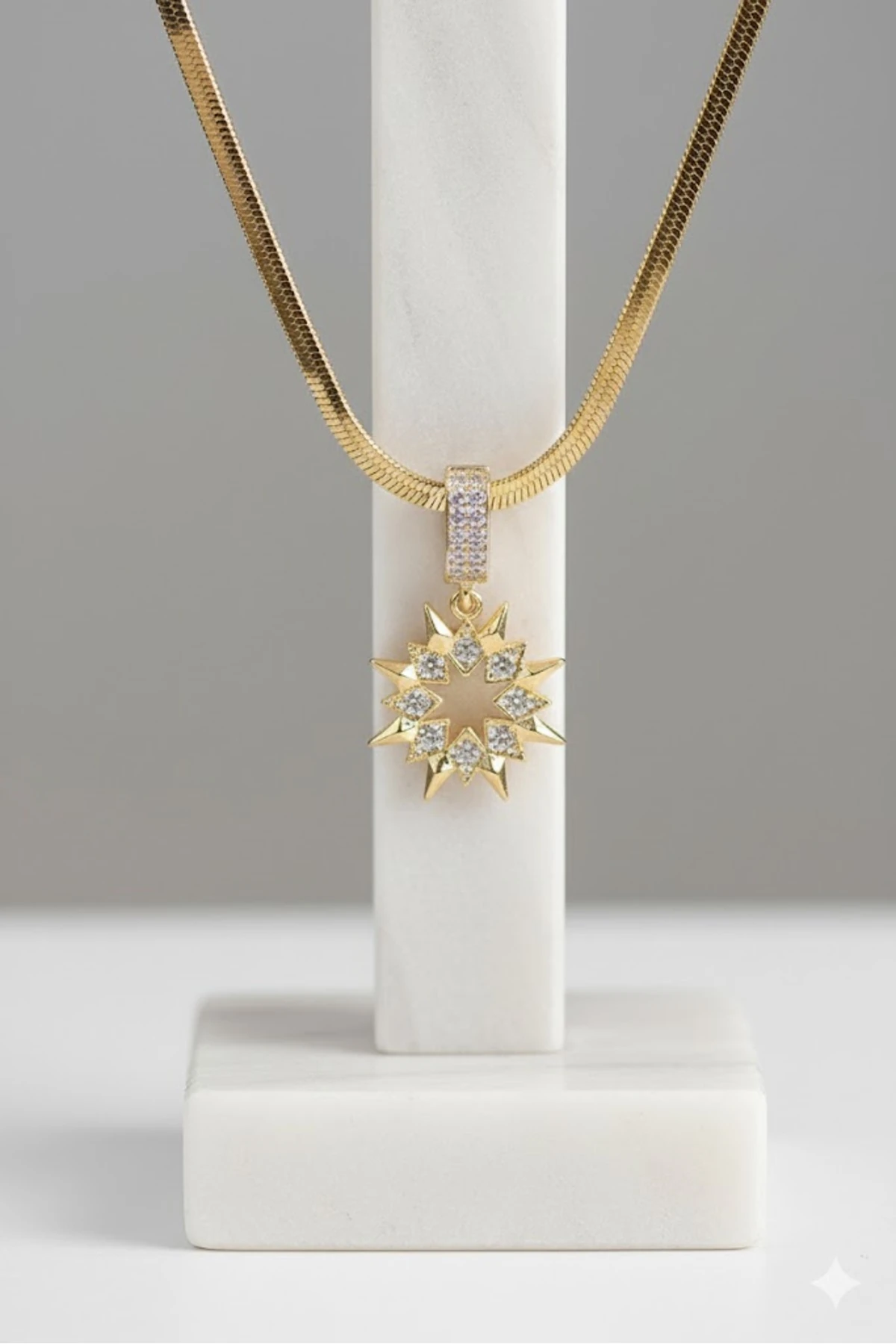 Çelik Kadın Kolye Zirkon Taşlı Yıldız Model Gold Renk 316L Kararmaz | Şık ve Dayanıklı Takı