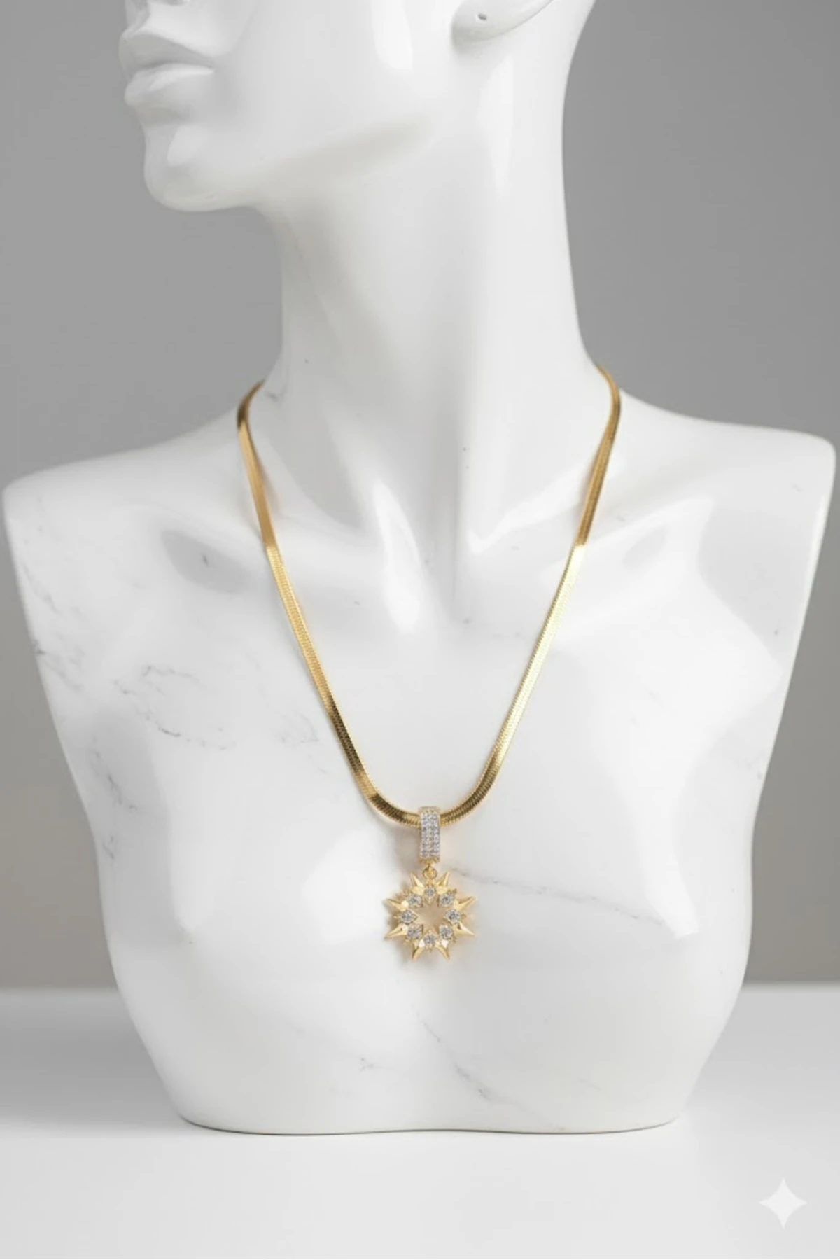 Çelik Kadın Kolye Zirkon Taşlı Yıldız Model Gold Renk 316L Kararmaz | Şık ve Dayanıklı Takı