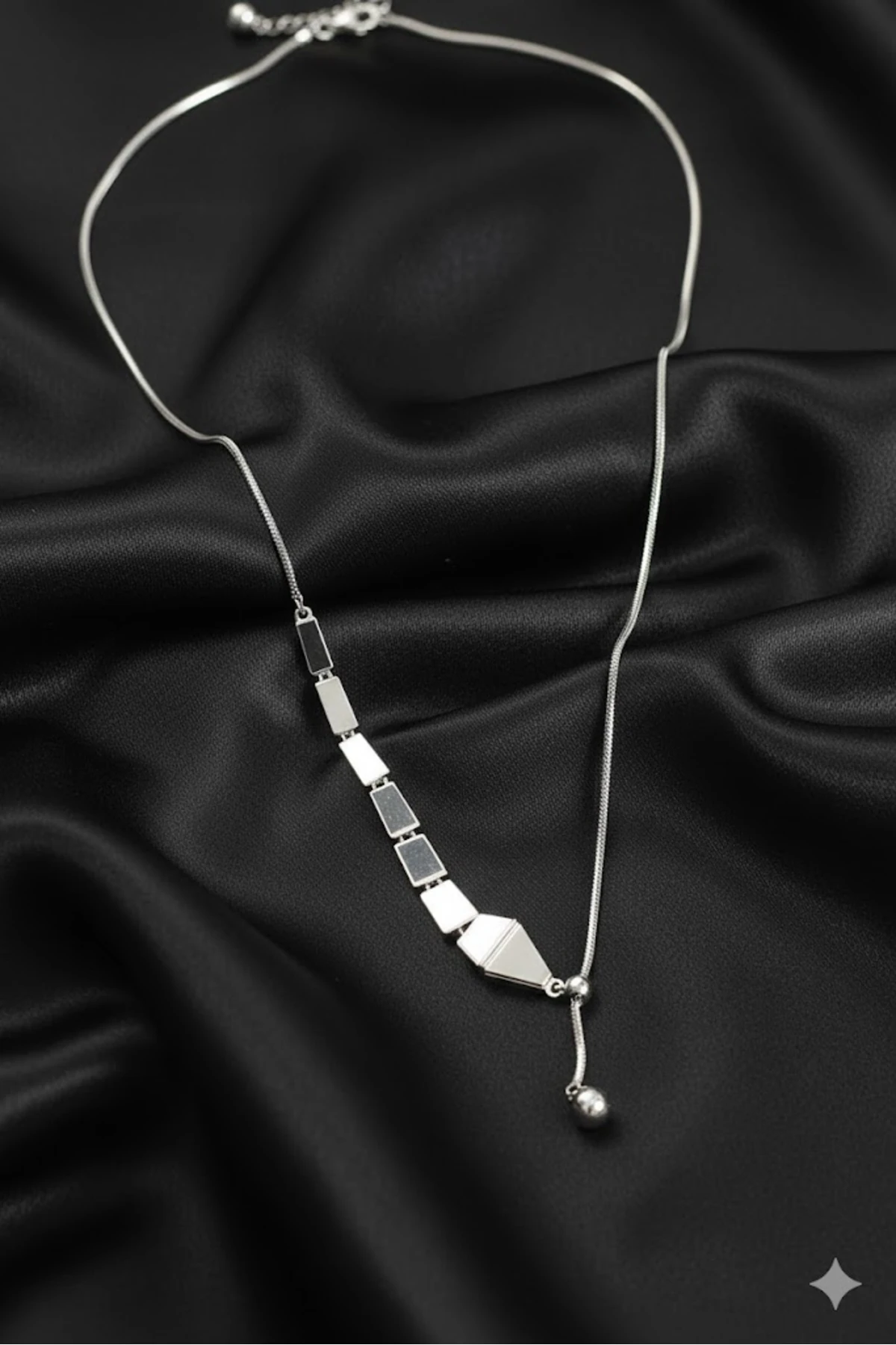 Pirinç Kadın Kolye Yılan Model Gümüş Renk Asansörlü | Şık ve Dayanıklı Takı, Aksesuar