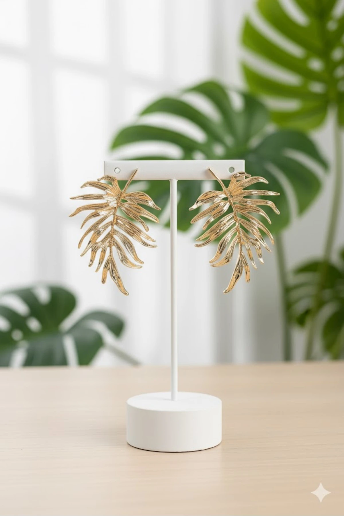 Pirinç Kadın Küpe Yaprak Model Gold Renk | Şık ve Dayanıklı Takı, Aksesuar