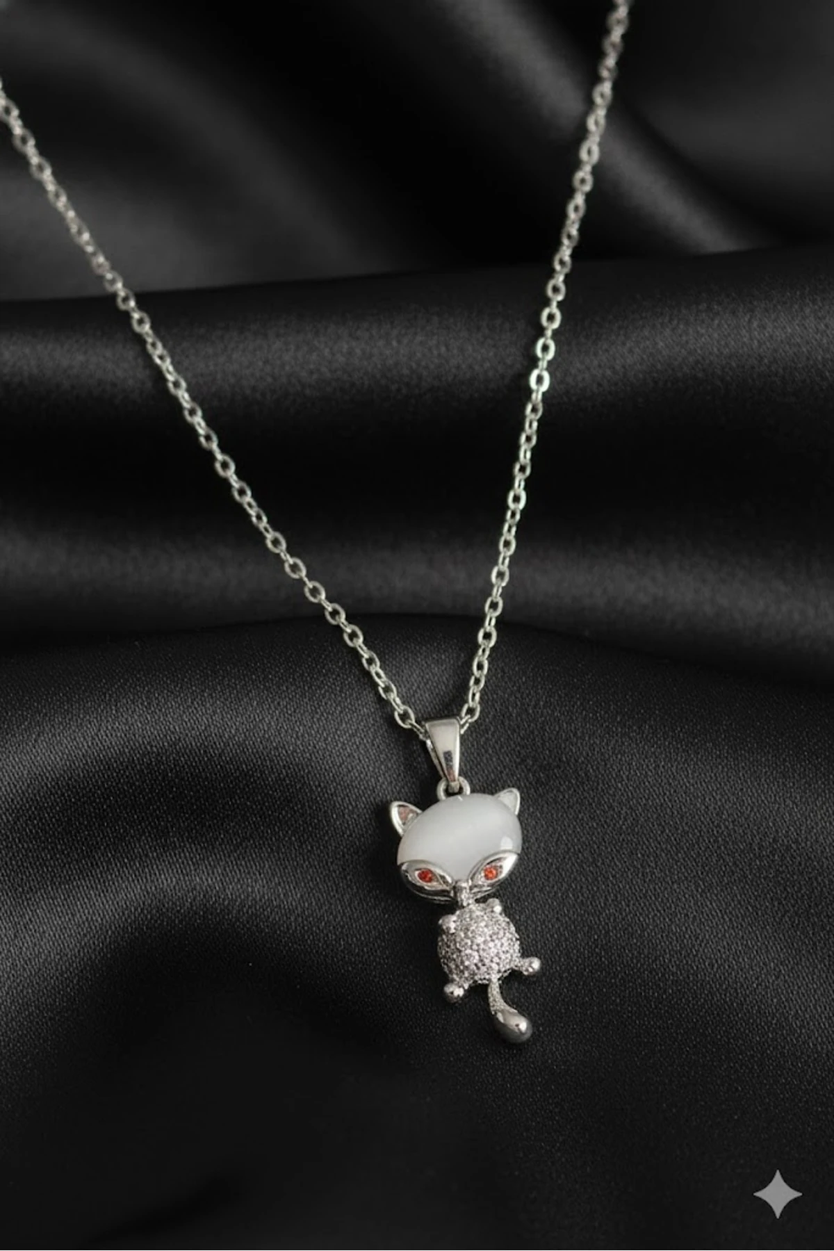 Çelik Kadın Kolye Gümüş Renk Zincir Kedi Model 316L Kararmaz | Şık ve Dayanıklı Takı, Aksesuar
