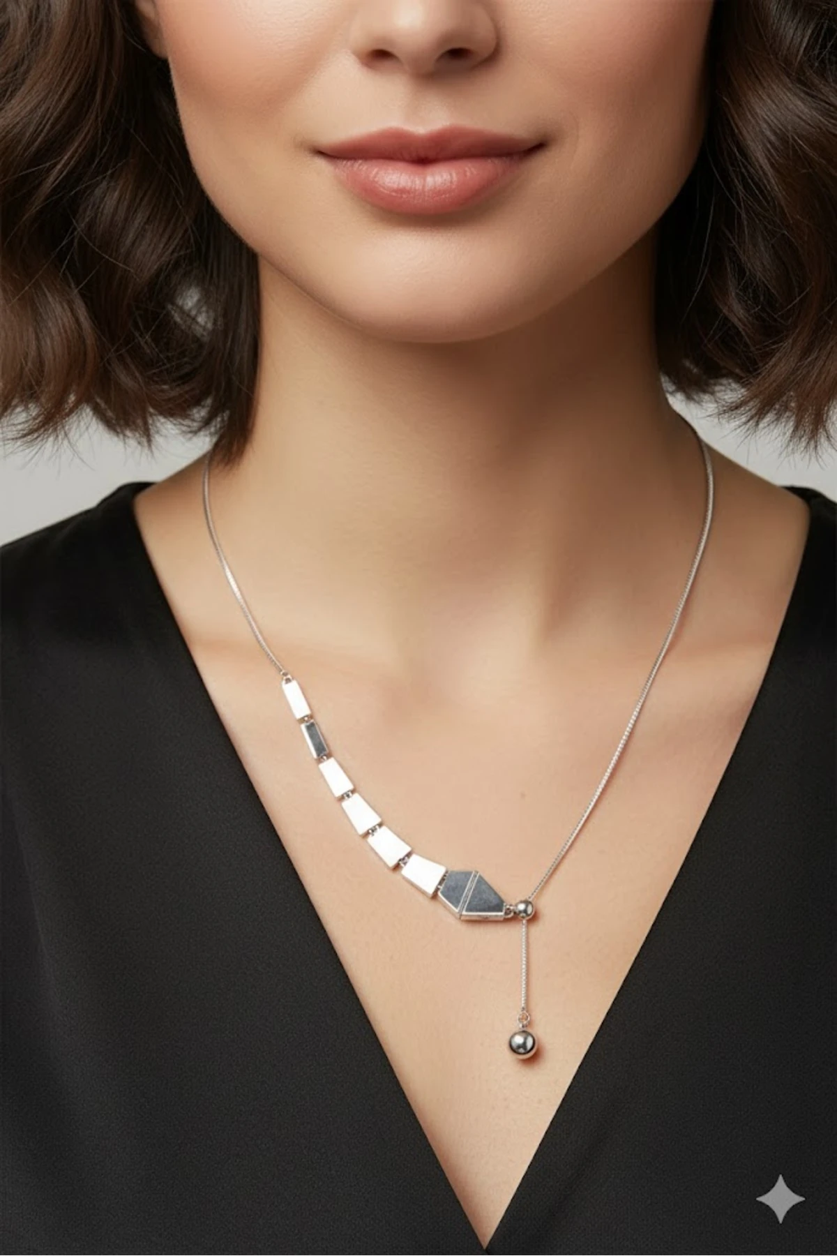 Pirinç Kadın Kolye Yılan Model Gümüş Renk Asansörlü | Şık ve Dayanıklı Takı, Aksesuar