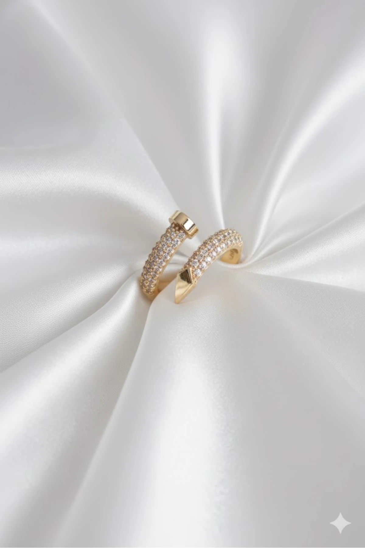 Pirinç Kadın Yüzük Gold Renk Çivi Model Zirkon Taşlı | Şık ve Dayanıklı Takı, Aksesuar