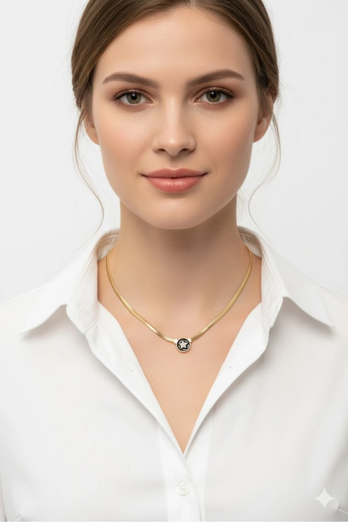 Zincirli Serenay Kolyesi Pirinç Gold Renk Yıldız Model Siyah Mineli | Şık ve Dayanıklı Takı