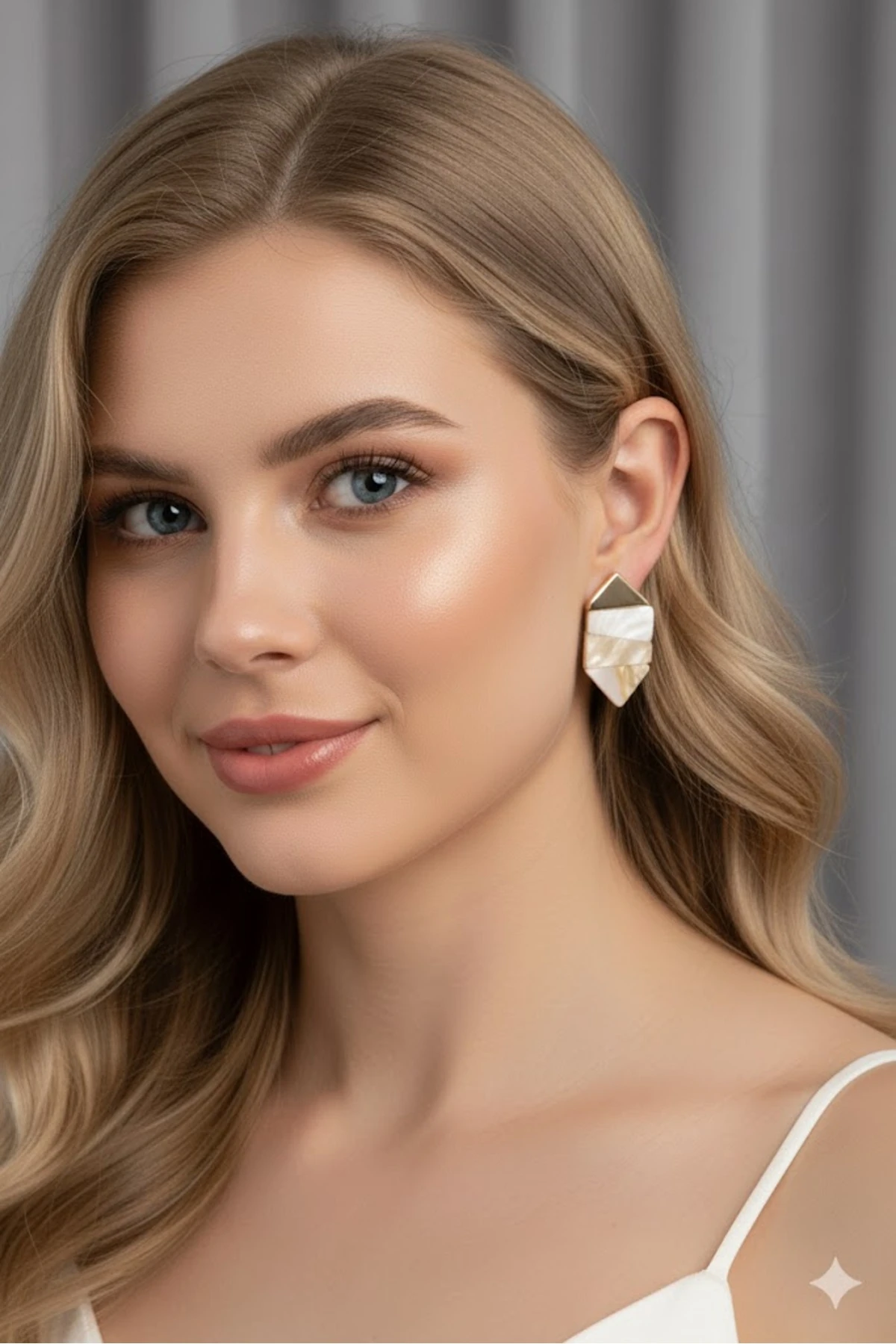 Pirinç Kadın Küpe Mermer Desenli Vintage Geometrik Model Gold Renk | Şık ve Dayanıklı Takı, Aksesuar