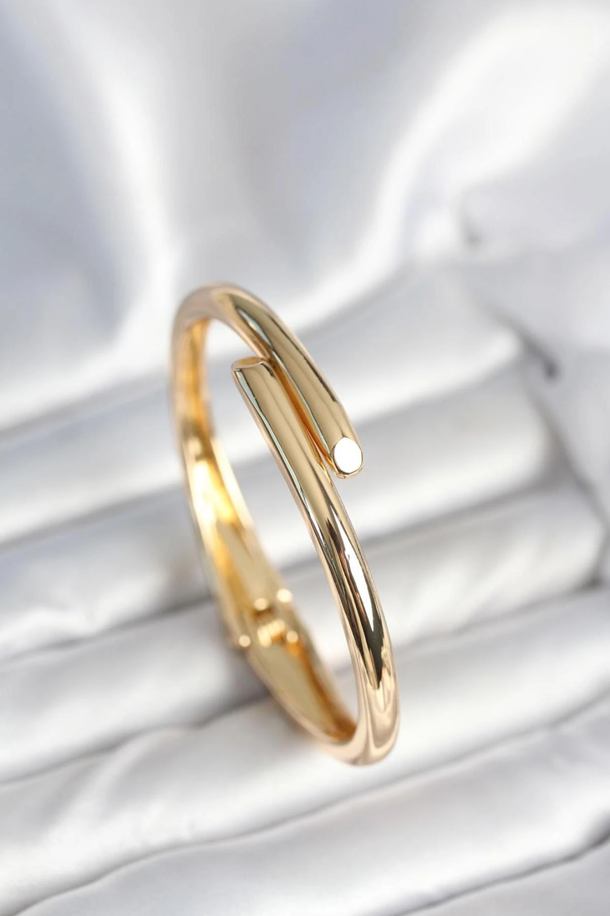 Kelepçe Bileklik Pirinç Gold Renk Kadın | Şık ve Dayanıklı Takı, Aksesuar