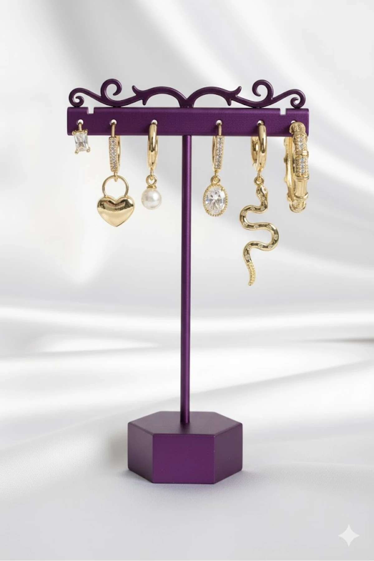 Pirinç Kadın Küpe Seti Gold Renk Sallantı Yılan Model Zirkon Taşlı Halka Kilit Kalp Detay