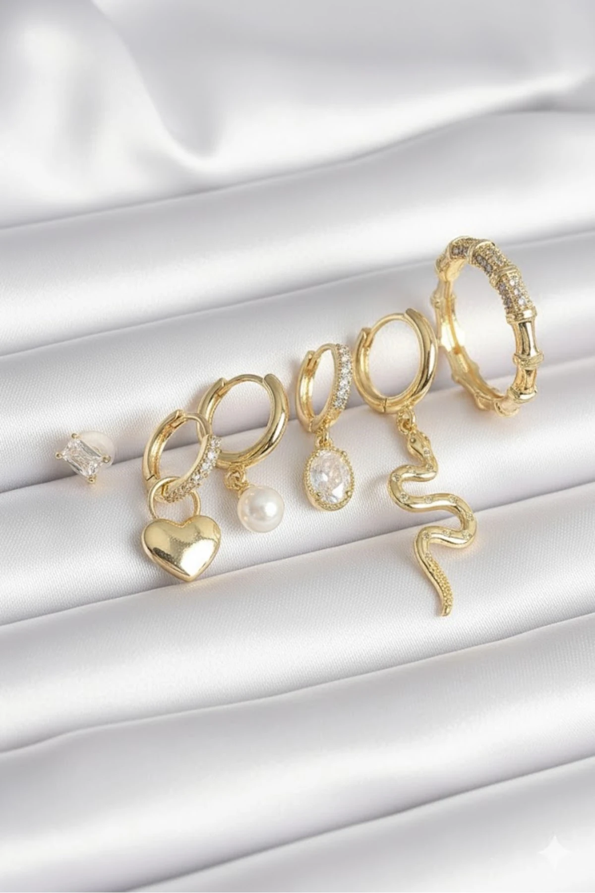 Pirinç Kadın Küpe Seti Gold Renk Sallantı Yılan Model Zirkon Taşlı Halka Kilit Kalp Detay