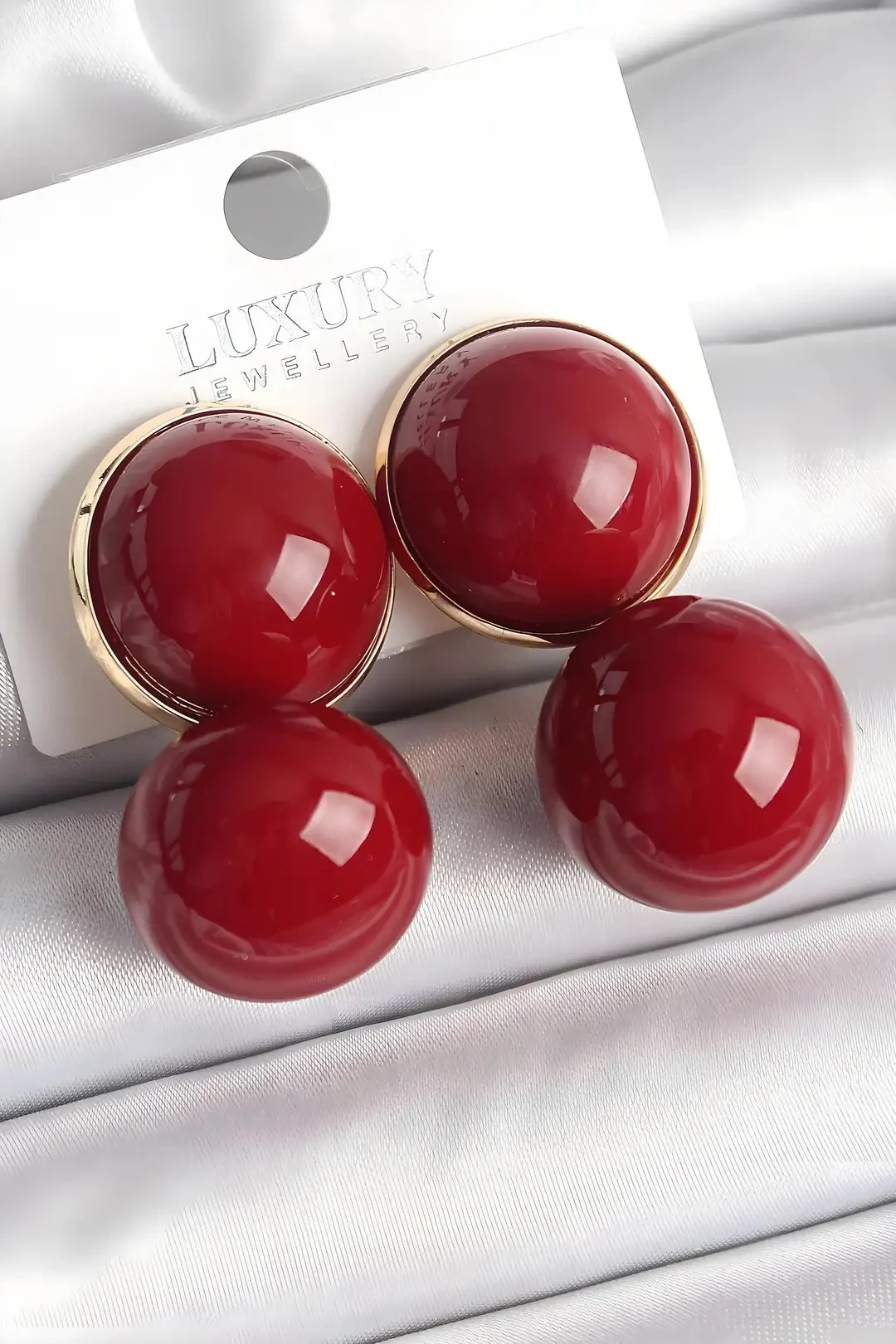 Gold Renk Kırmızı Boncuk Model Pirinç Kadın Küpe