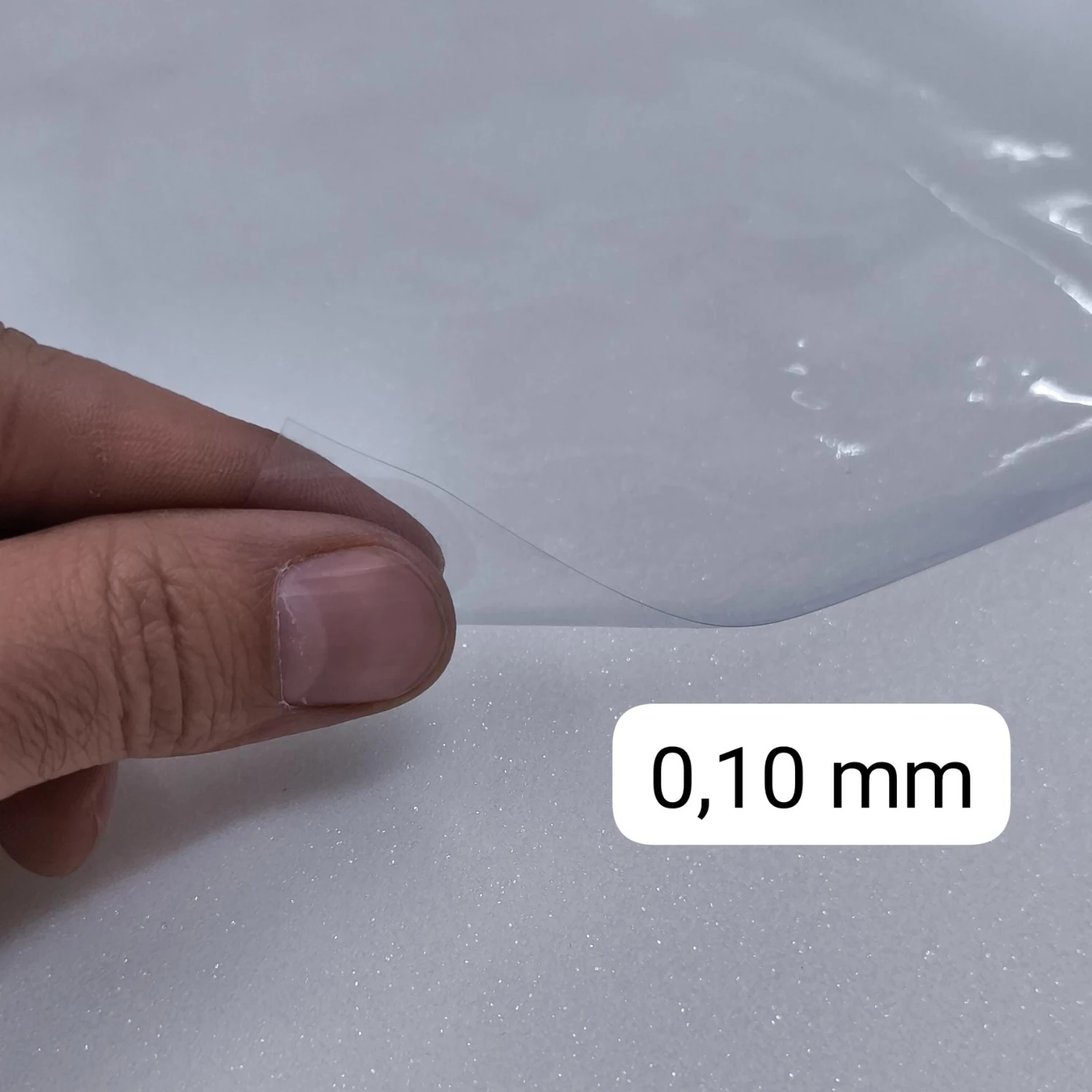 Şeffaf PVC 0,10 mm İnce (Hafif Pudralı) Masa Örtüsü Kaymaz Koruyucu