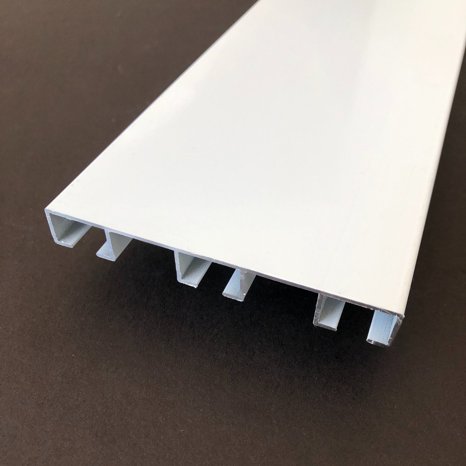 Üç Kanallı Alüminyum Beyaz Perde Rayı (80mm) Kalın Üçlü Korniş
