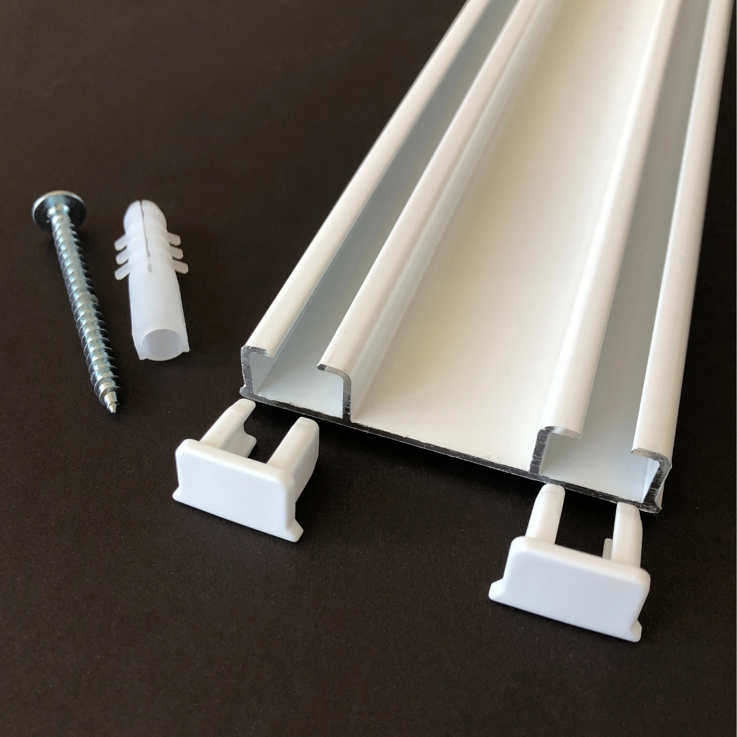 Plastik Kapaklı İki Kanallı Alüminyum Beyaz Perde Rayı (61mm) Kalın İkili Korniş