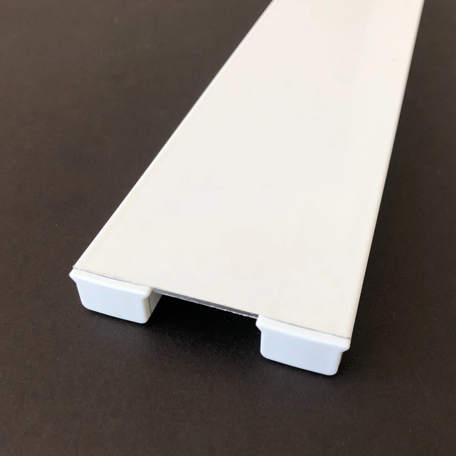 Plastik Kapaklı İki Kanallı Alüminyum Beyaz Perde Rayı (61mm) Kalın İkili Korniş