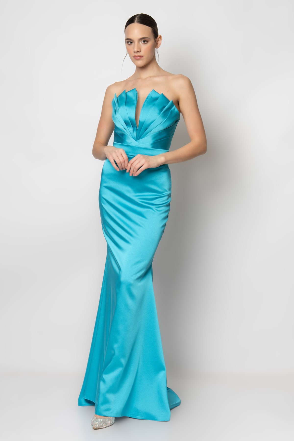 İstiridye yakalı straplez saten abiye elbise - Mavi