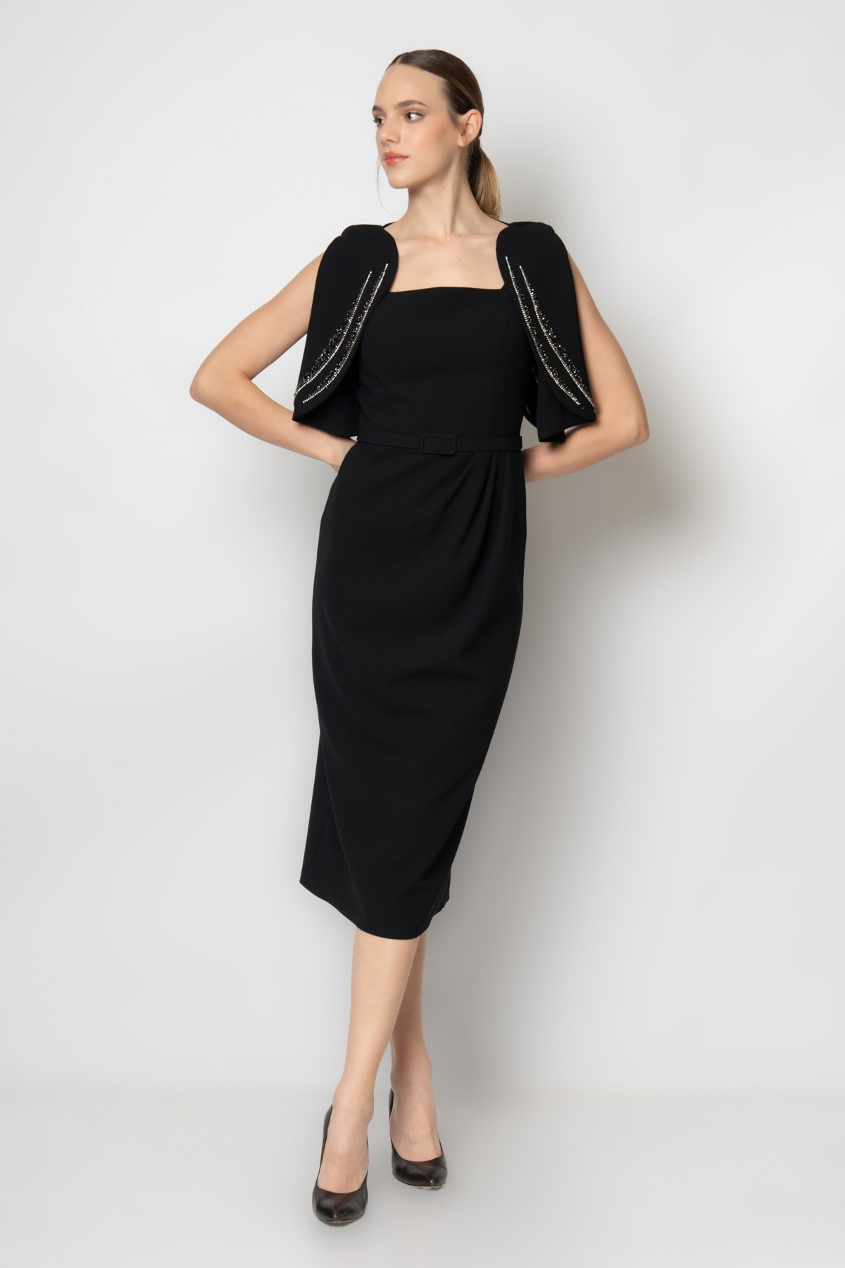 Taş işlemeli mendil kol kare yaka krep abiye elbise - Siyah