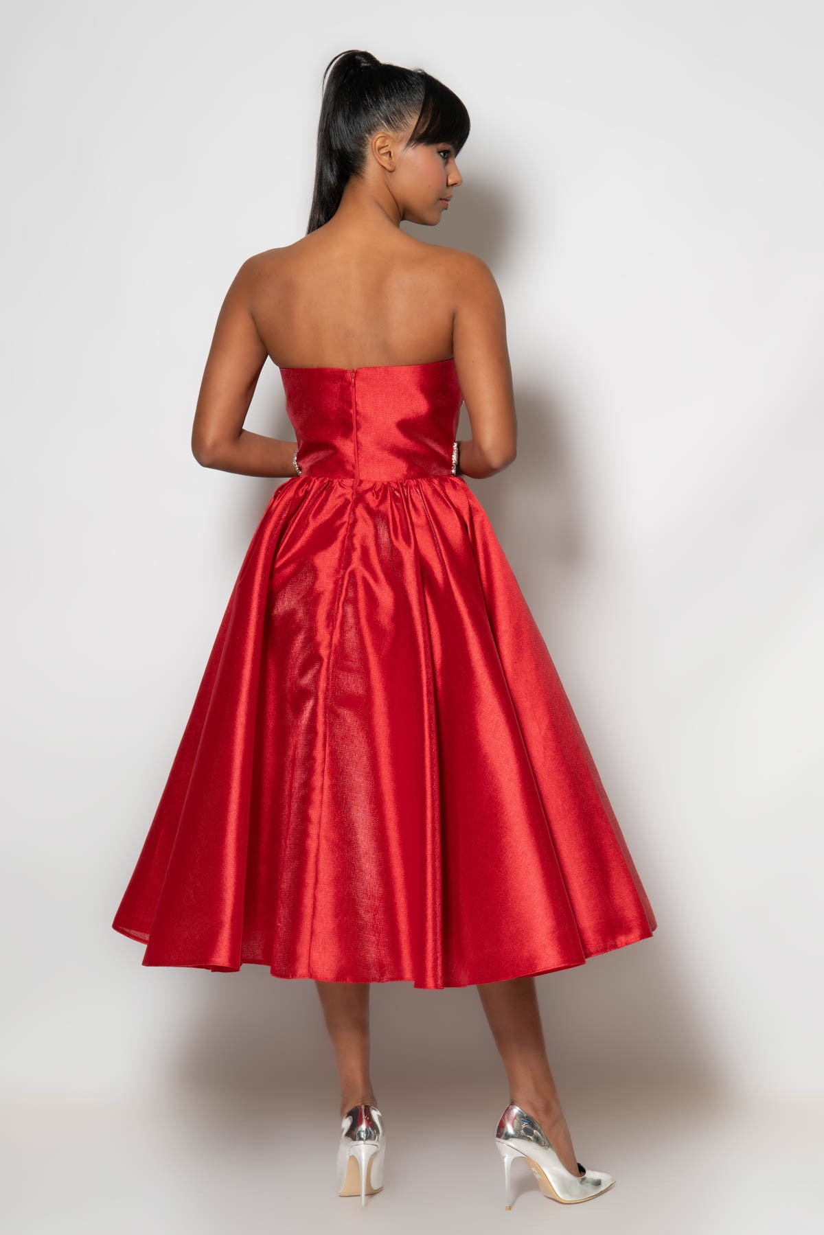 Robası taş aksesuarlı çan etekli abiye elbise - Kırmızı