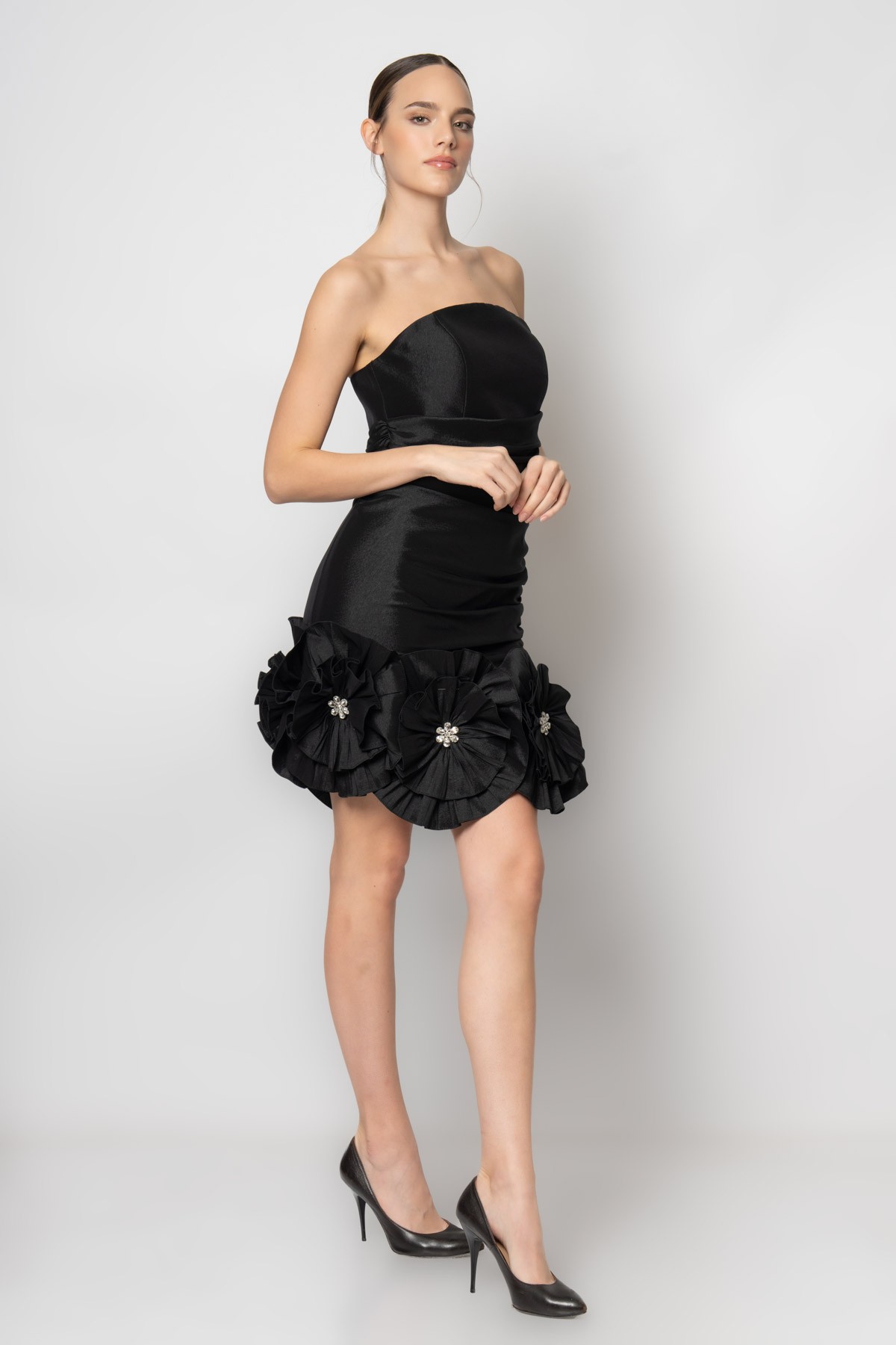 Etek ucu büyük çiçekli tafta abiye elbise - Siyah