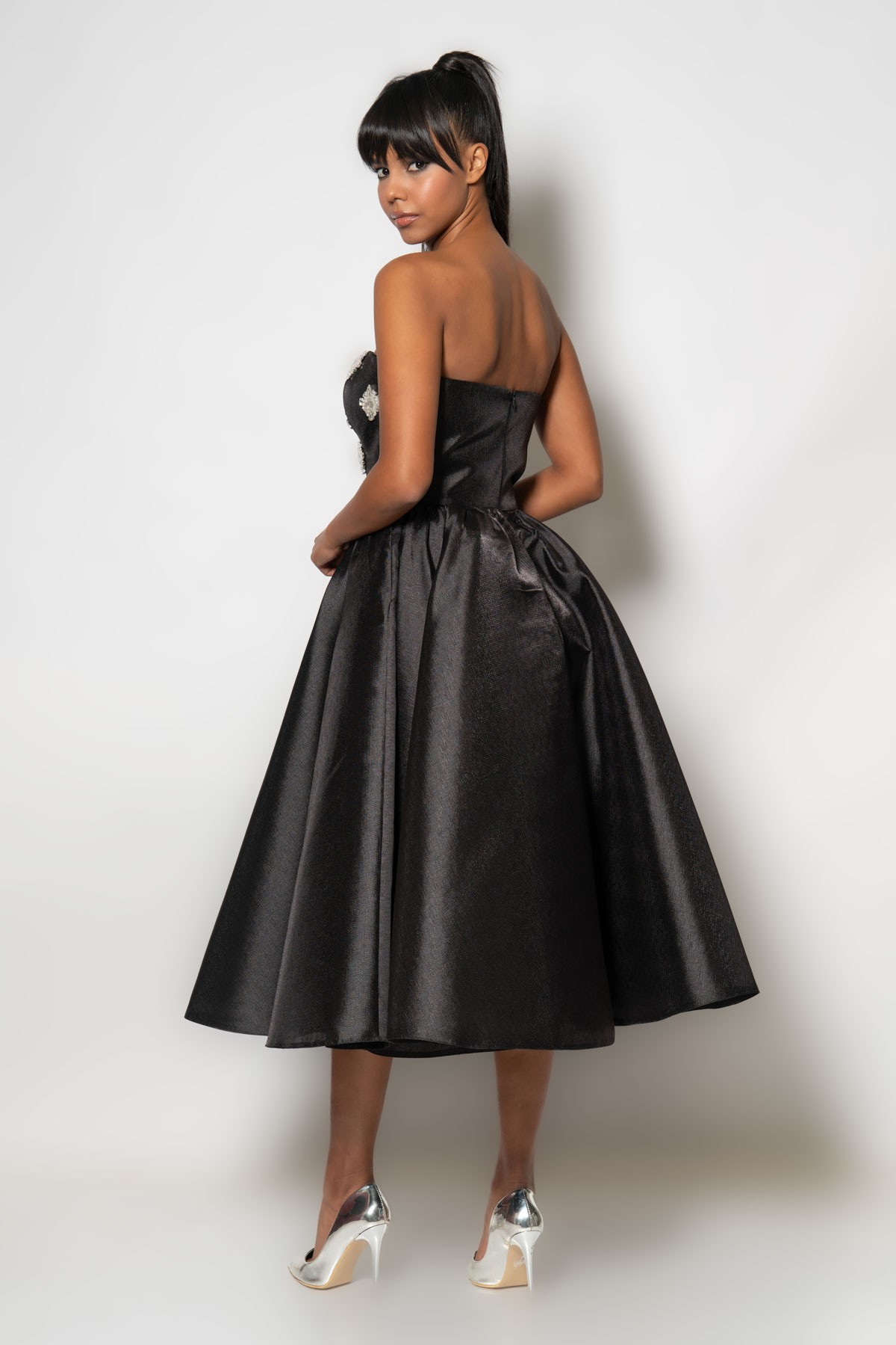 Robası taş aksesuarlı çan etekli abiye elbise - Siyah