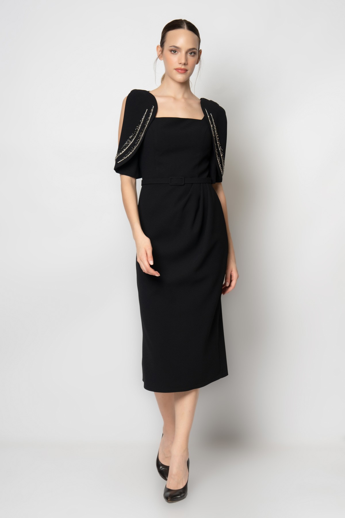 Taş işlemeli mendil kol kare yaka krep abiye elbise - Siyah