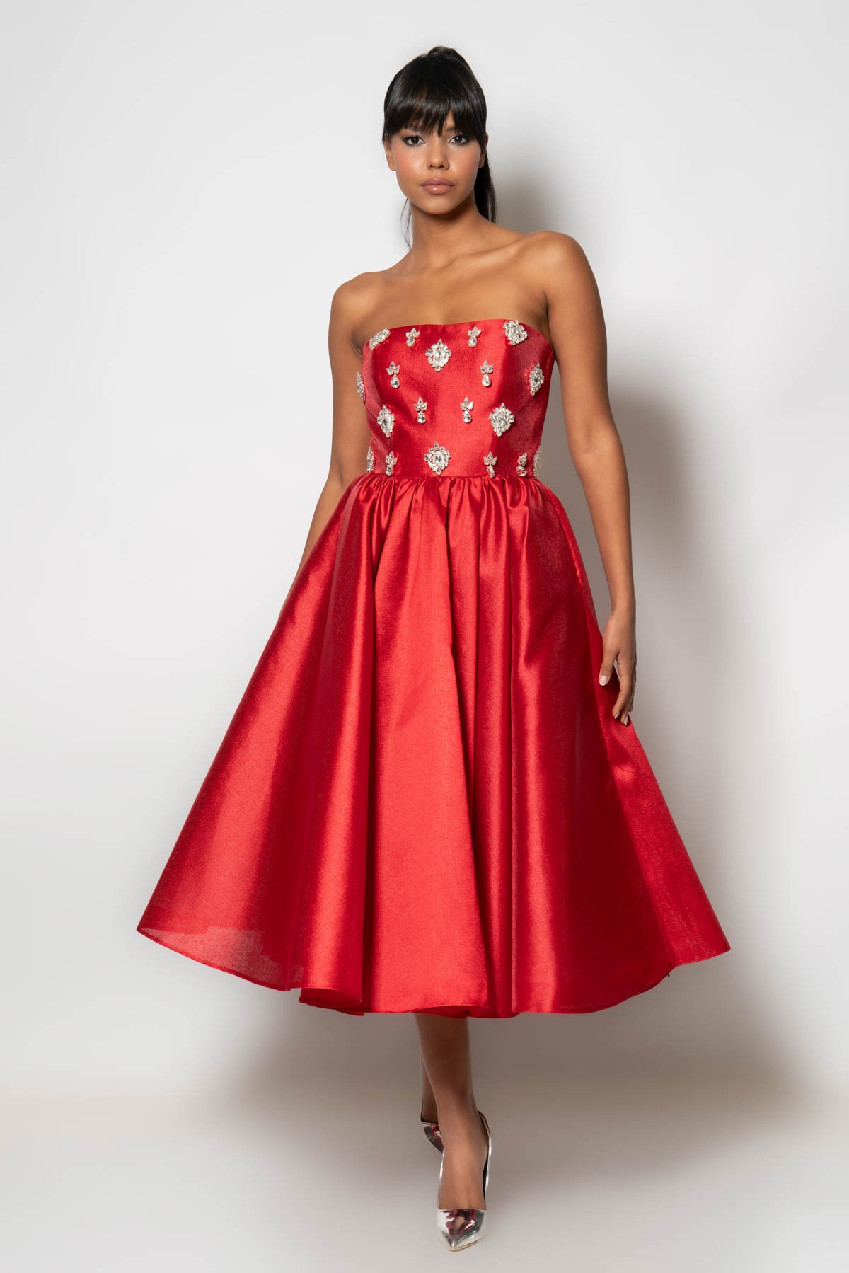 Robası taş aksesuarlı çan etekli abiye elbise - Kırmızı