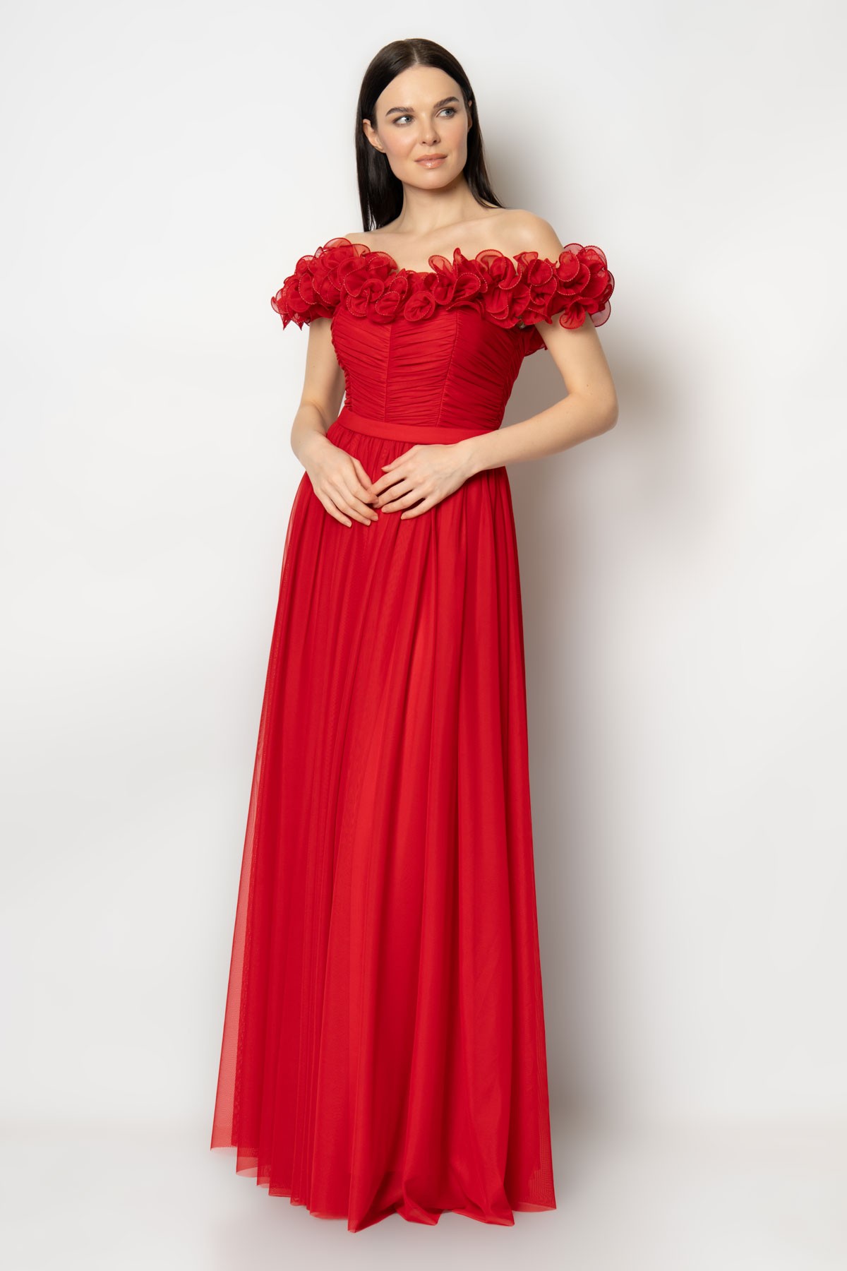 Göğsü bibilalı fırfırlı robası drapeli tül abiye elbise - Kırmızı