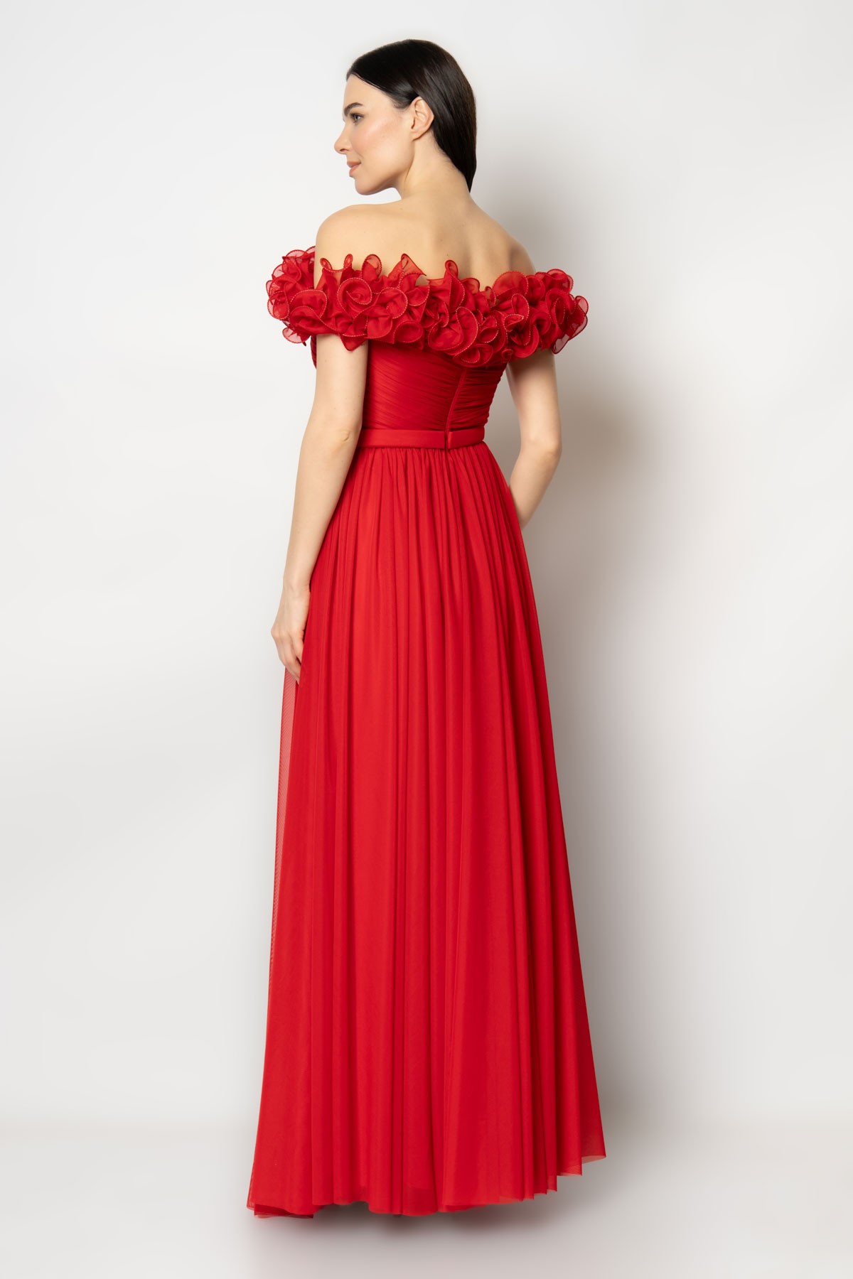 Göğsü bibilalı fırfırlı robası drapeli tül abiye elbise - Kırmızı
