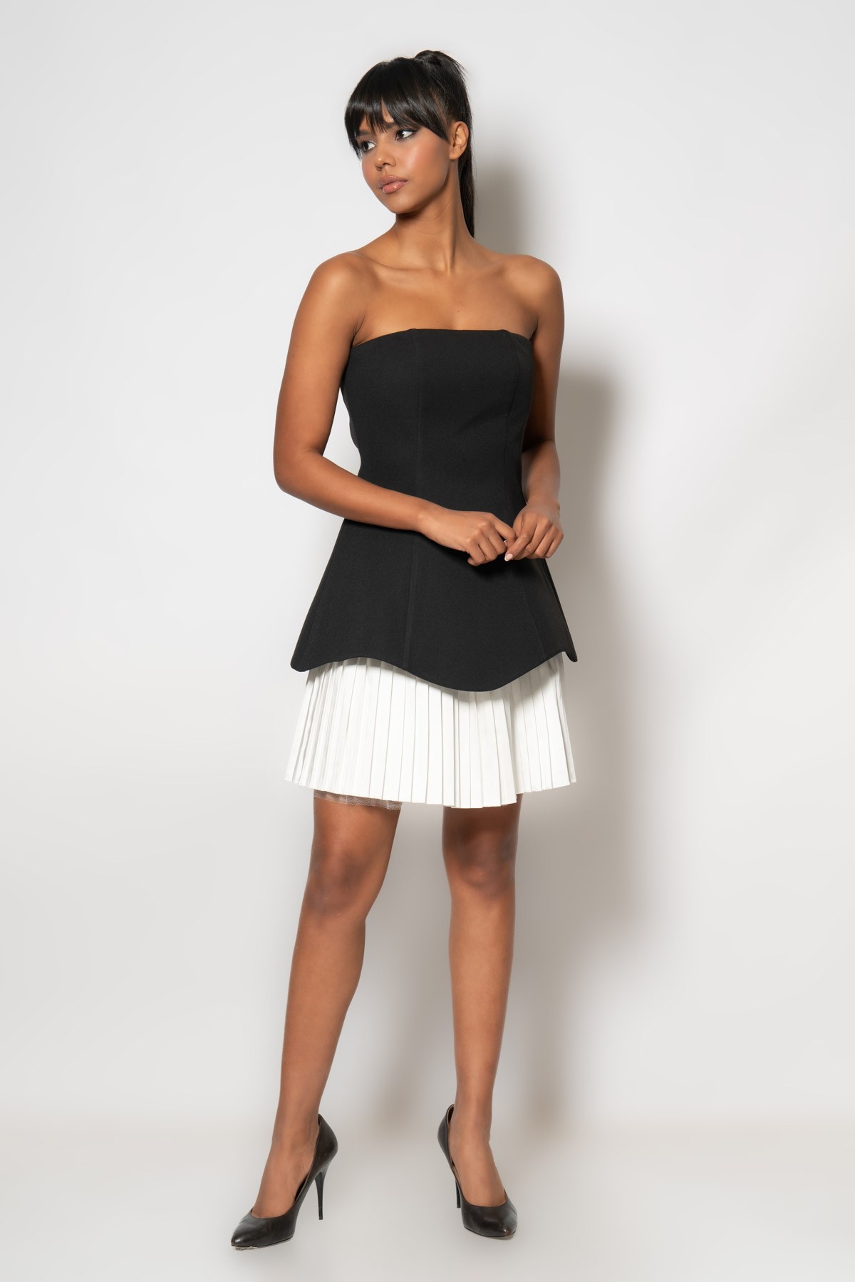 Etek ucu saten pileli çan etekli straplez krep abiye elbise - Siyah-Ekru
