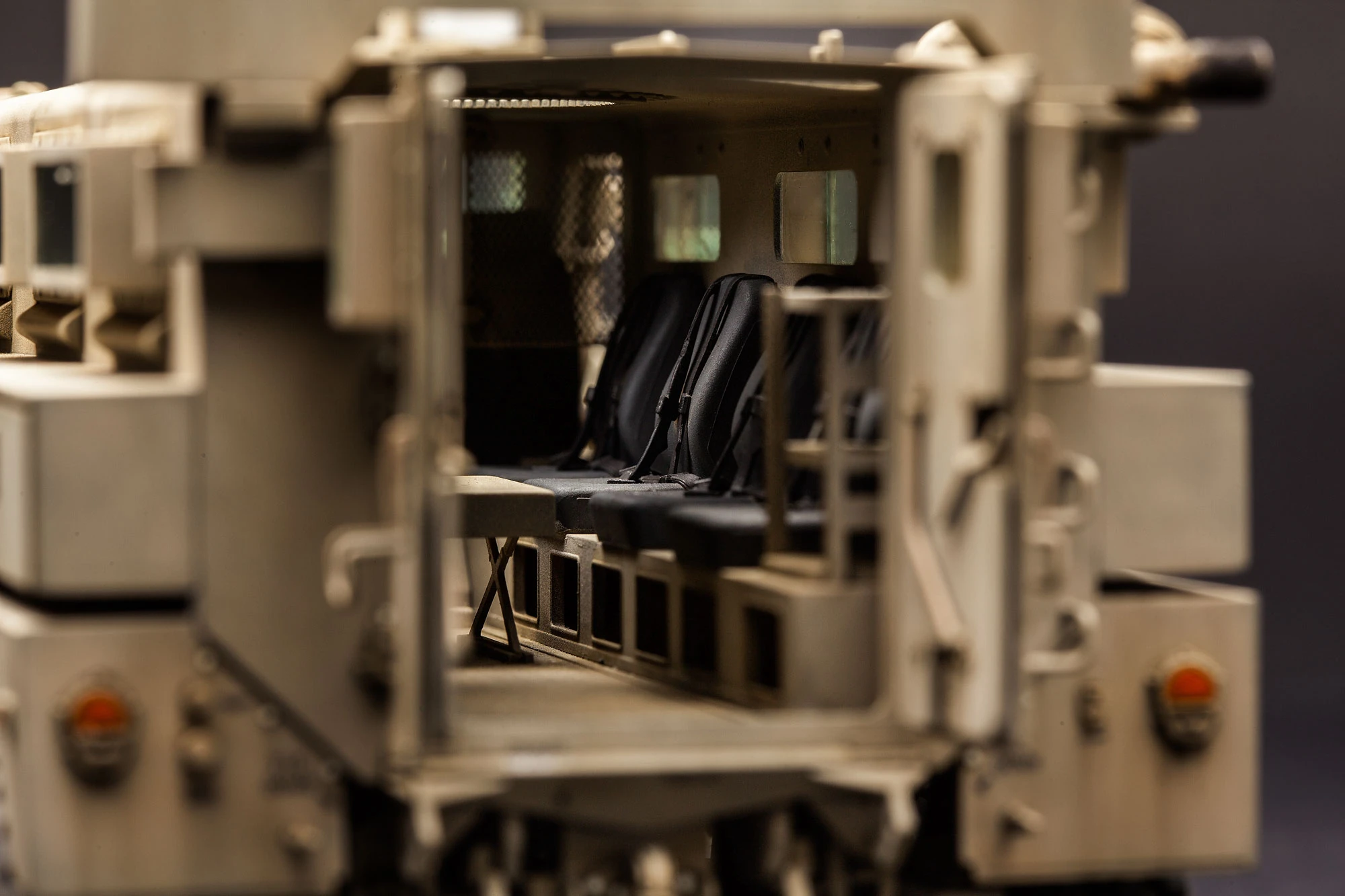 MENG SS-005 1/35 U.S. COUGAR 6×6 MRAP VEHICLE ASKERİ ARAÇ MAKETİ