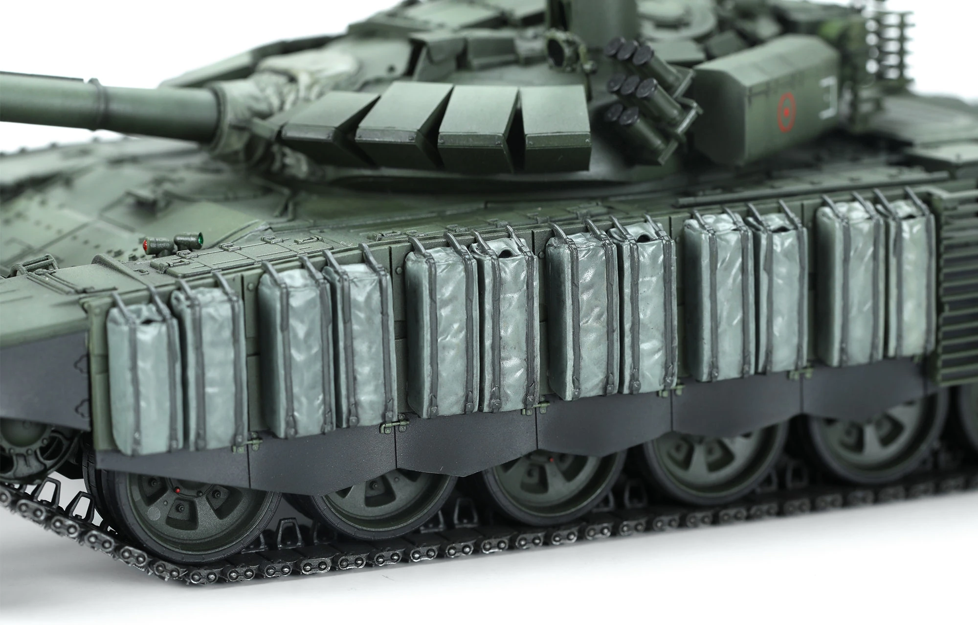 MENG TS-053 1/35 RUSSIAN MAIN BATTLE TANK T-72B3M w/ KMT-8 MINE CLEARING SYSTEM RUS TANK MAKETİ
