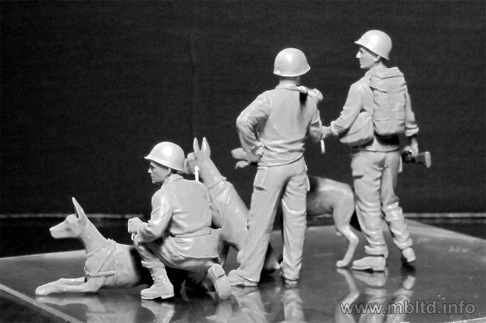 MASTER BOX 1/35 35155 "Dogs in service in the US Marine Corps, WW II era"