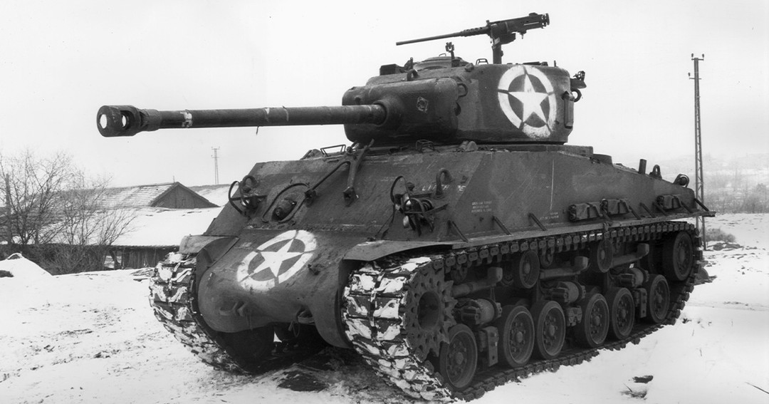 A U.S. Army Sherman M4A3E8 Charmas Fransa, Ocak 1945.
