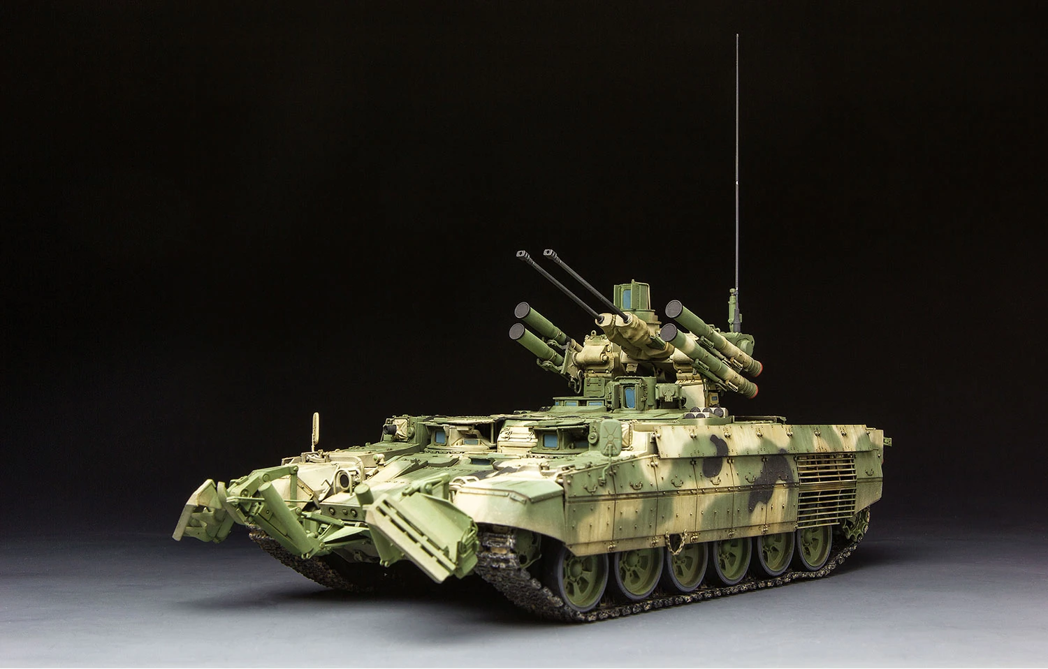 MENG TS-010 1/35 RUSSIAN “TERMINATOR” FIRE SUPPORT COMBAT VEHICLE BMPT w/KMT-8 MINE CLEANING SYSTEM & EMT ELECTROMAGNETIC COUNTERMINE SYSTEM RUS TANK MAKETİ