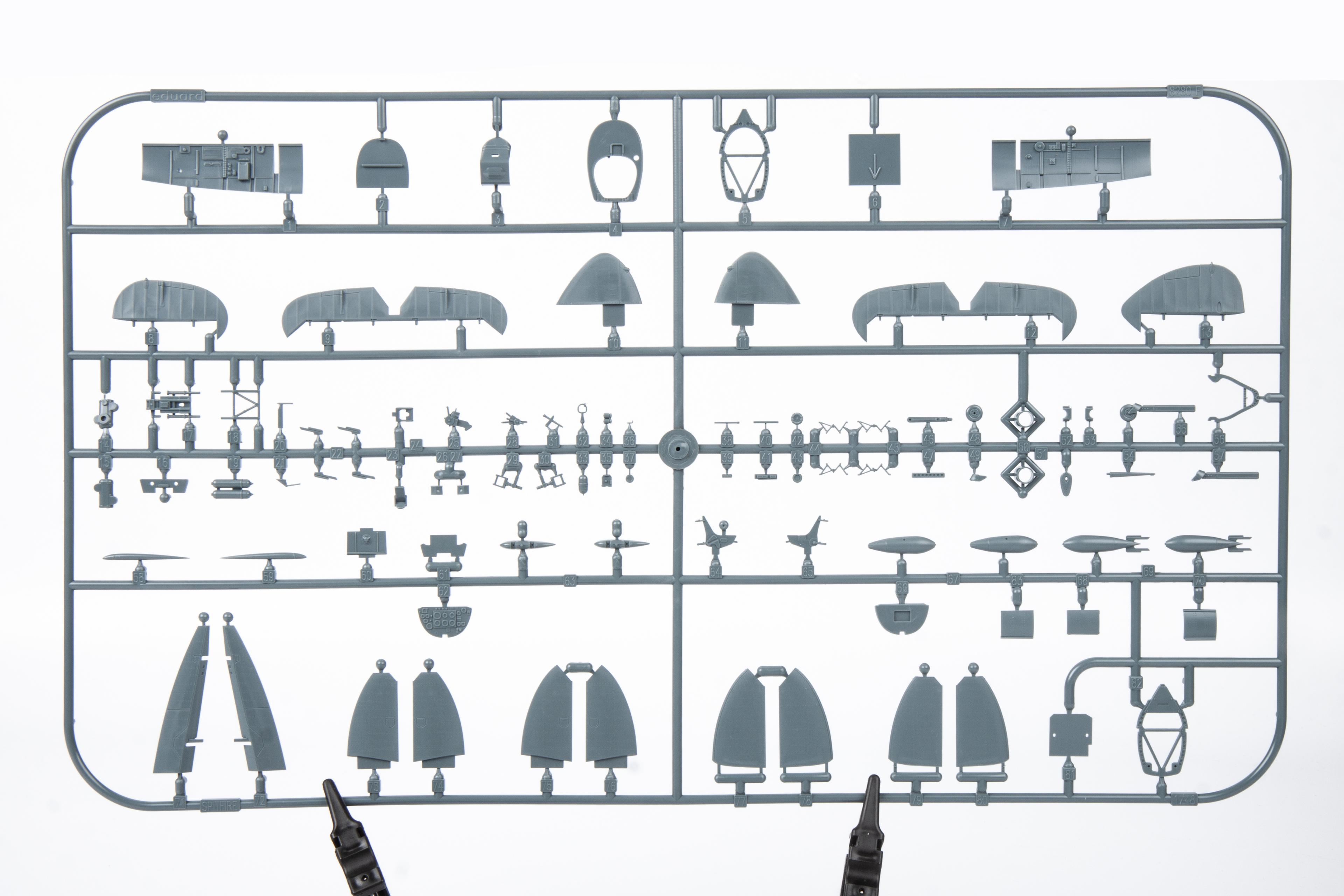 EDUARD 8284 1/48 Spitfire Mk. VIII SAVAŞ UÇAĞI MAKETİ