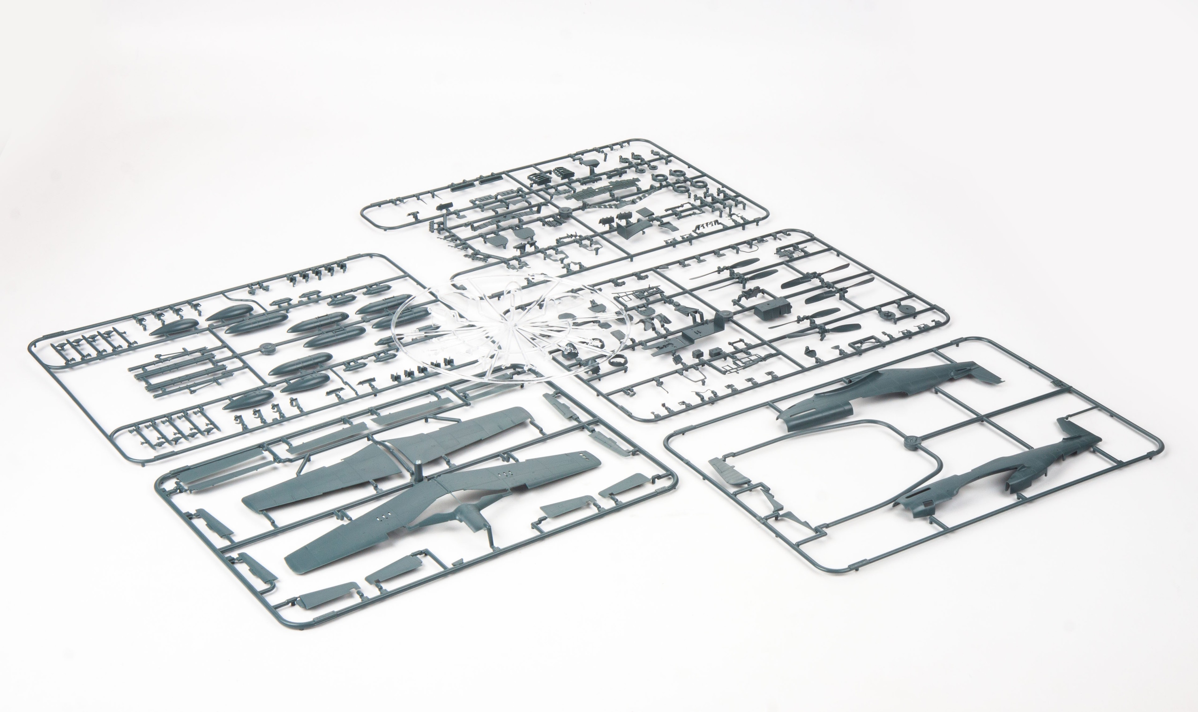EDUARD 82104 1/48 MUSTANG MK. IV SAVAŞ UÇAĞI MAKETİ