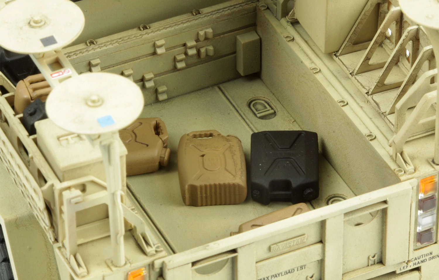 MENG VS-009 1/35 BRITISH ARMY HUSKY TSV (TACTICAL SUPPORT VEHICLE) ASKERİ ARAÇ MAKETİ